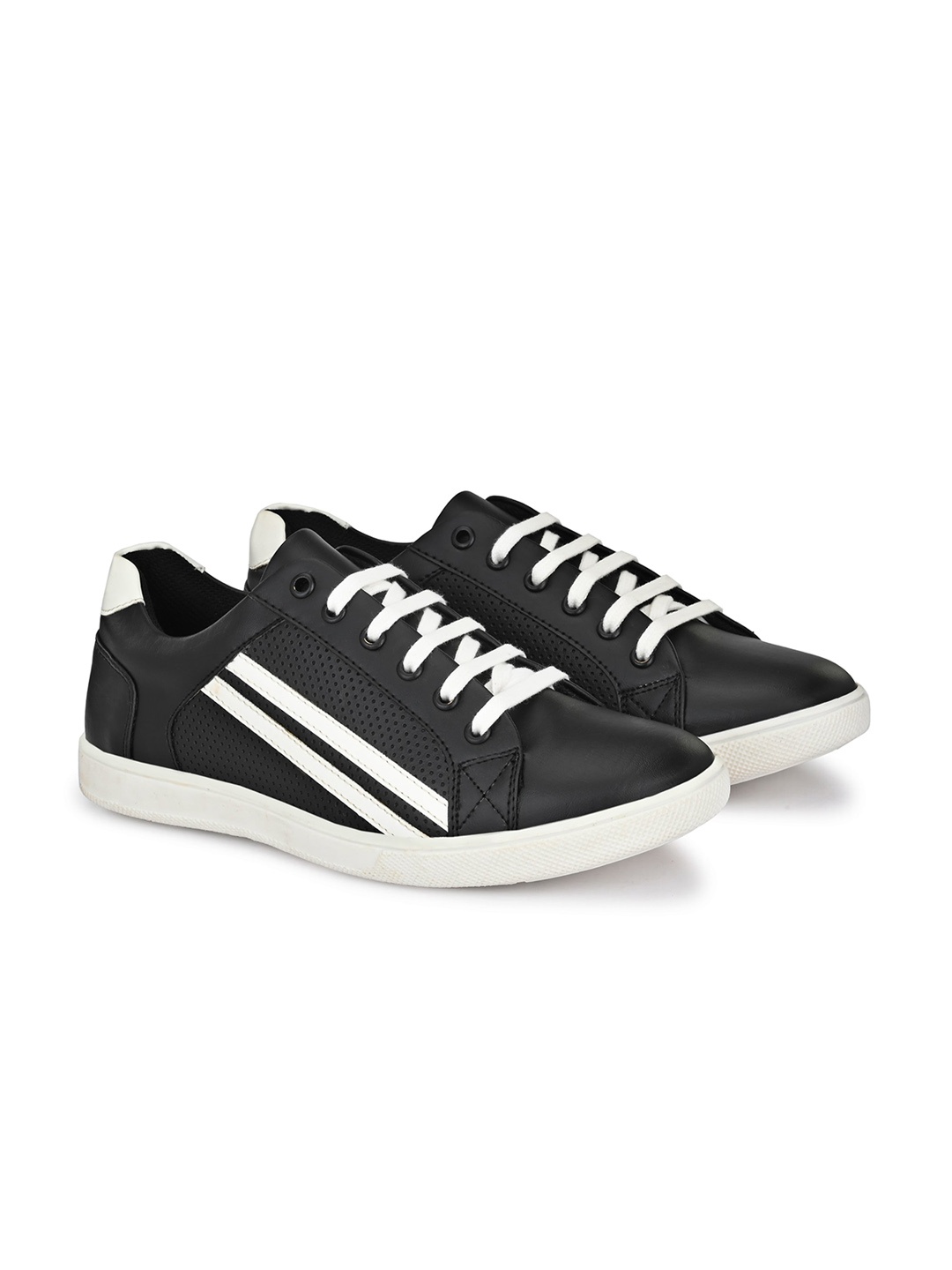 

Azzaro Black Men Black Lightweight Sneakers