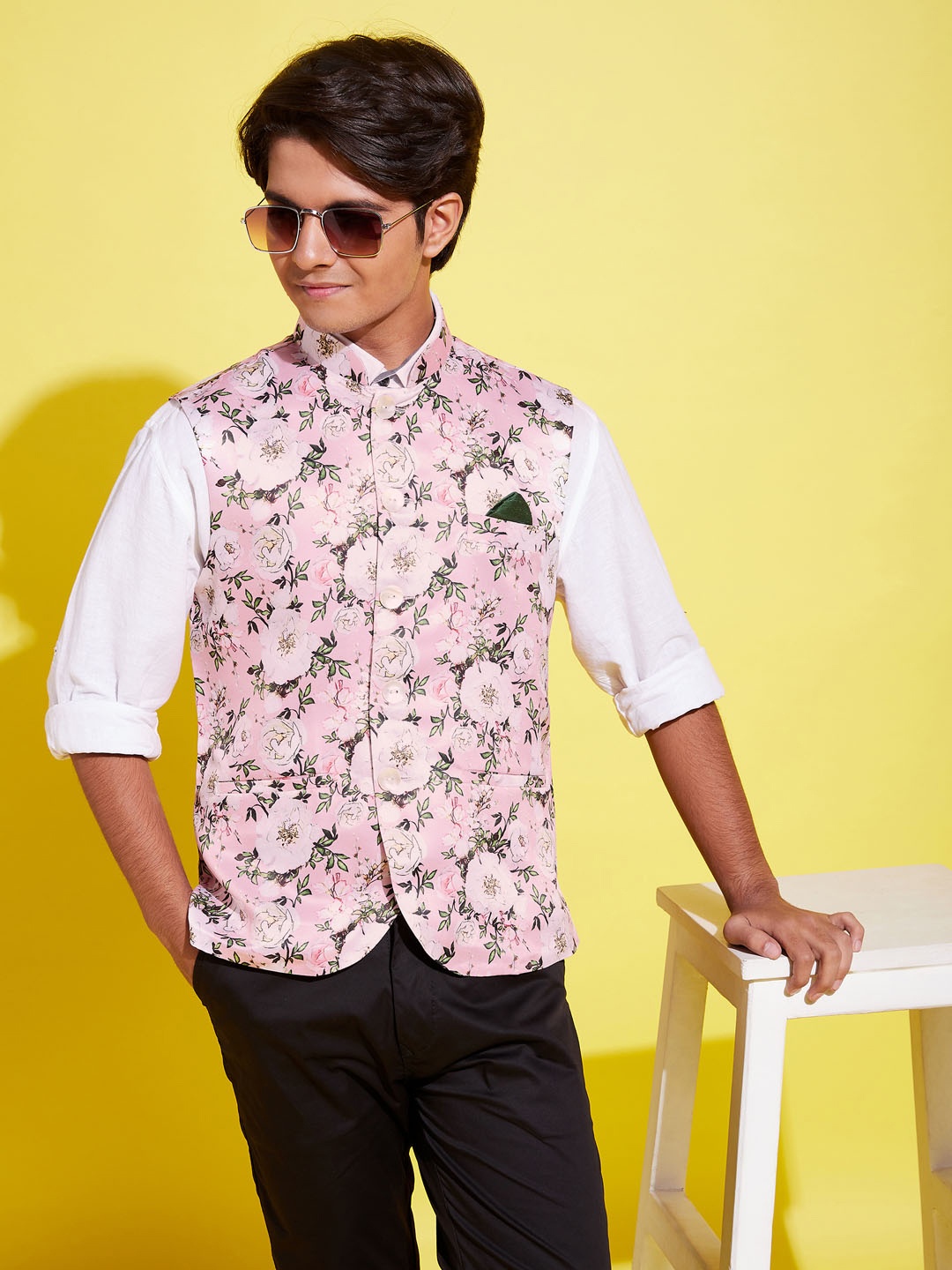 

VASTRAMAY Boys Pink Printed Woven Nehru Jacket