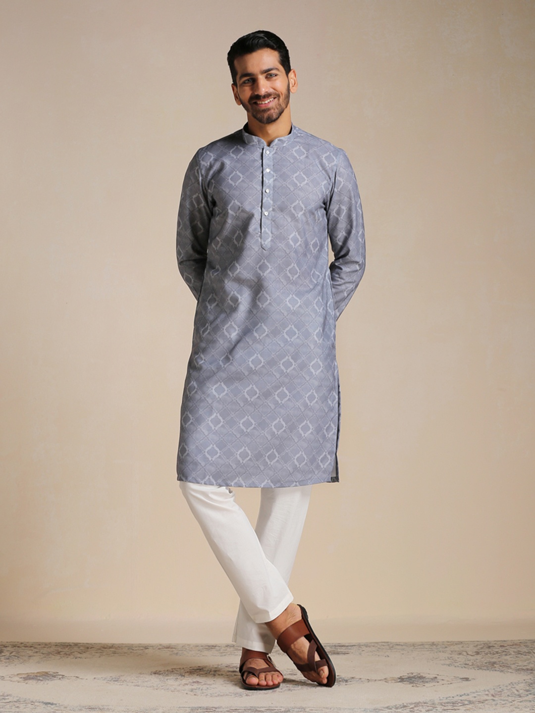 

Manyavar Geometric Printed Mandarin Collar Straight Kurta, Grey