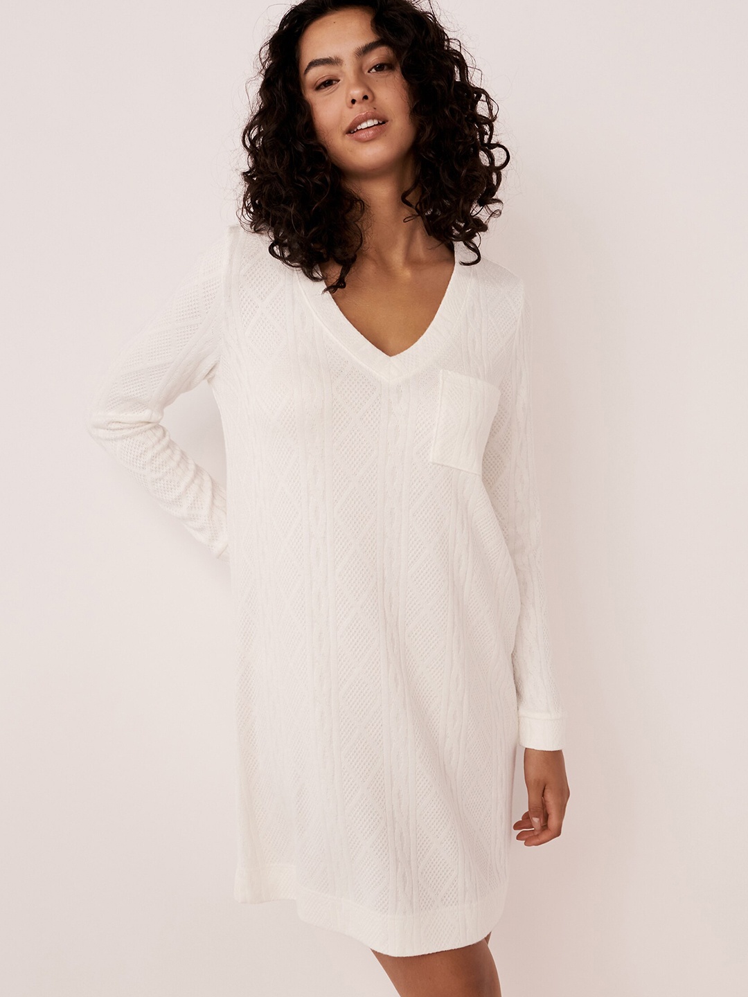 

La Vie en Rose White Nightdress