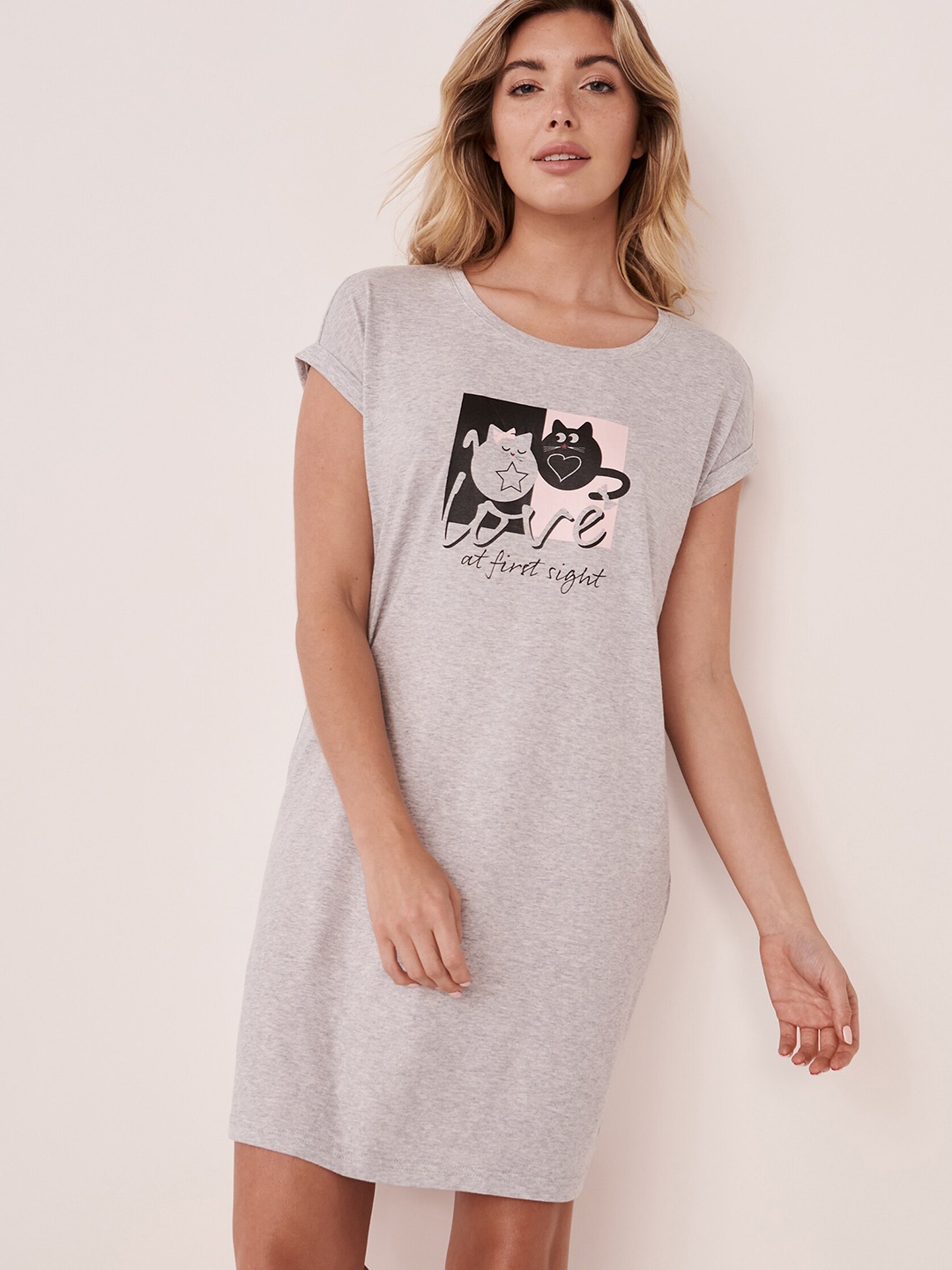 

La Vie en Rose Women Grey Printed Cotton Nightdress