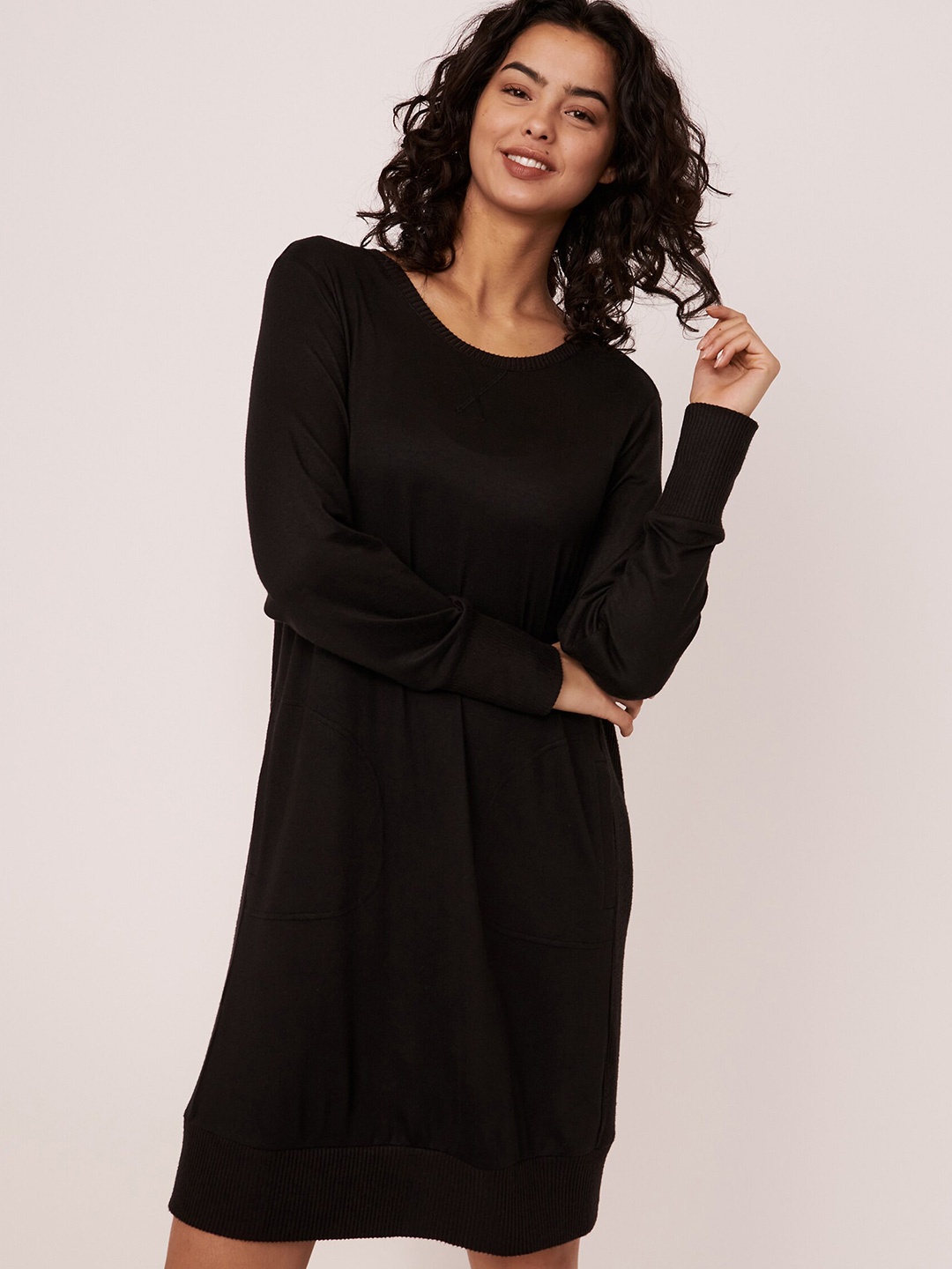 

La Vie en Rose Women Black Nightdress