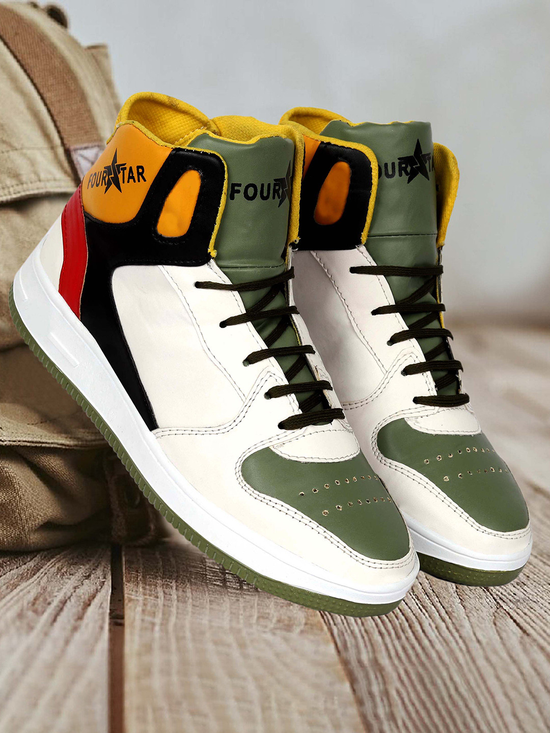 

FOUR STAR TRUCK SALES Men White & Green Colourblocked Sneakers