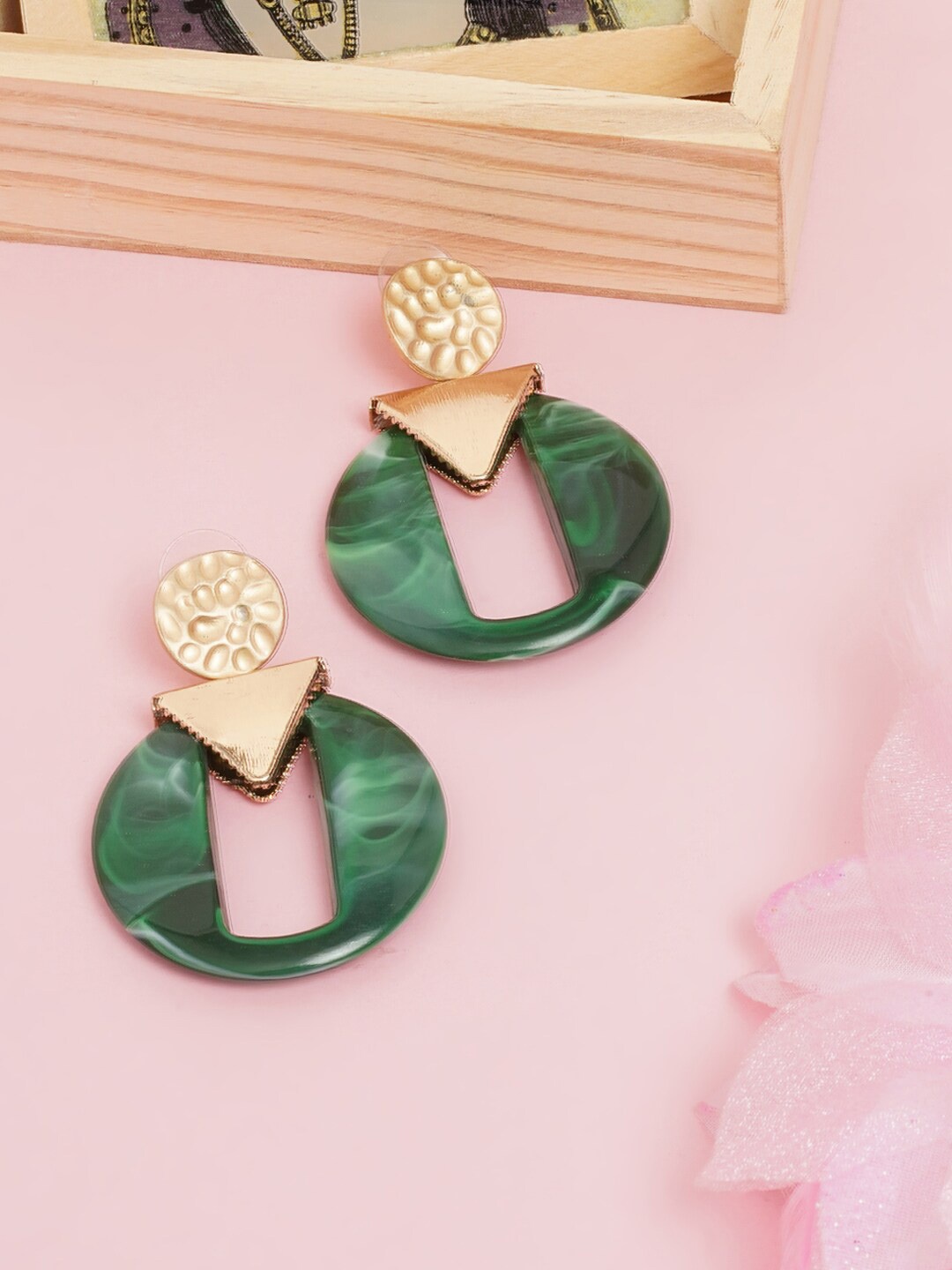 

DIVA WALK EXCLUSIVE Green & Gold-Plated Contemporary Drop Earrings