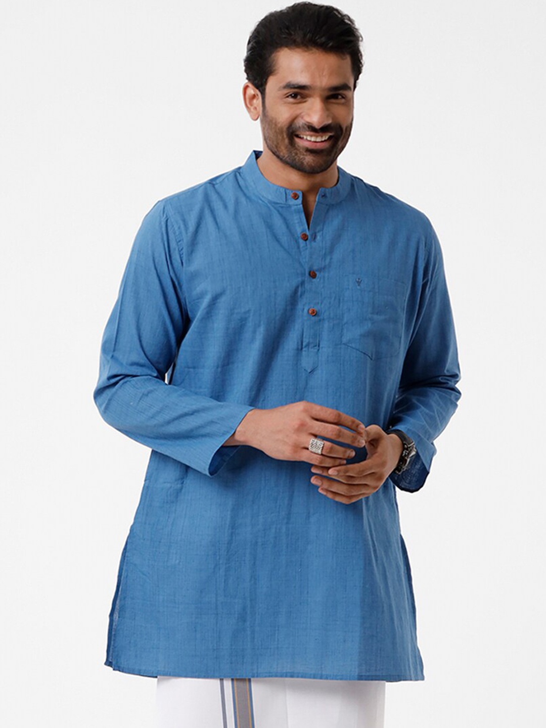 

Ramraj Men Blue Mandarin Collar Solid Kurta