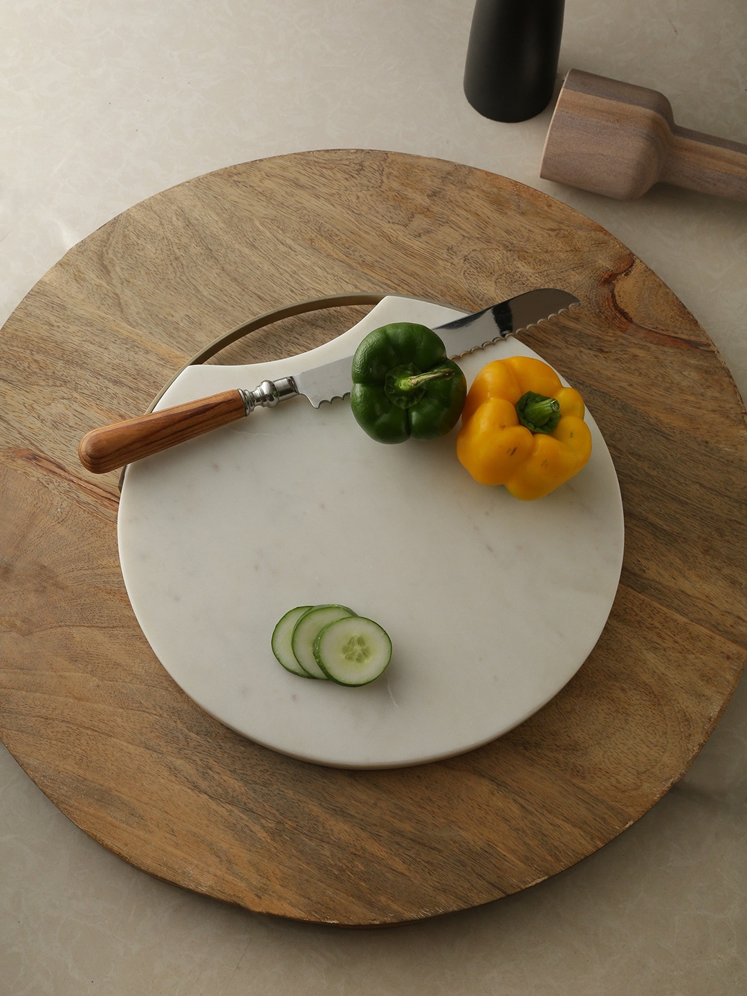 

Amoliconcepts White Solid Marble Chopping Board with Cheese Tool Set