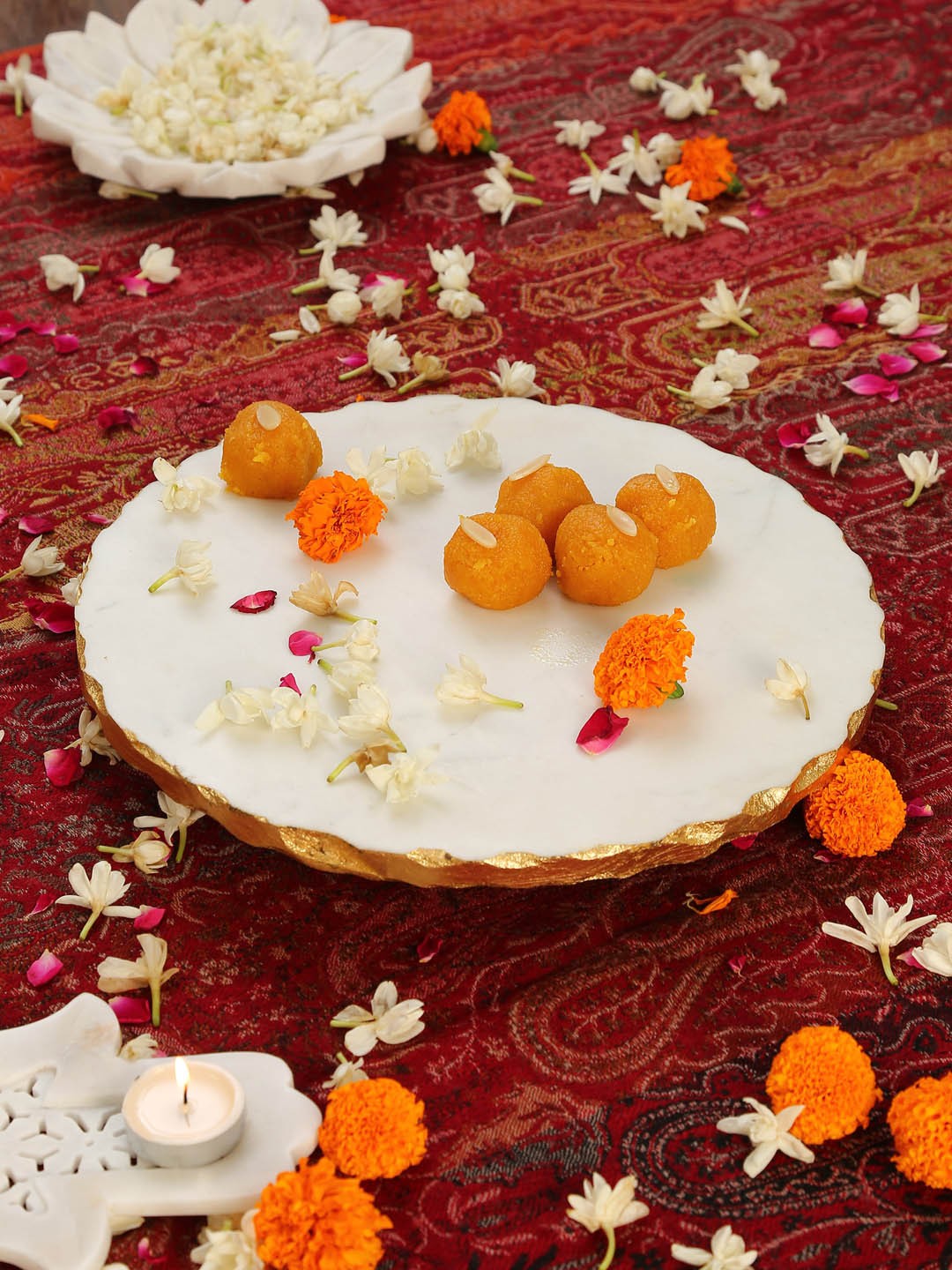 

Amoliconcepts Marble Cake Stand With Gold Foiled Edges, White