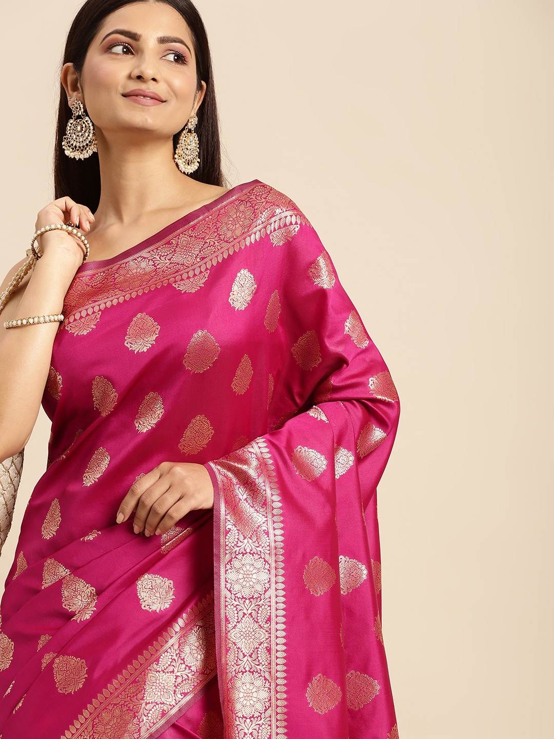 

MOHEY Pink & Gold-Toned Ethnic Motifs Art Silk Saree