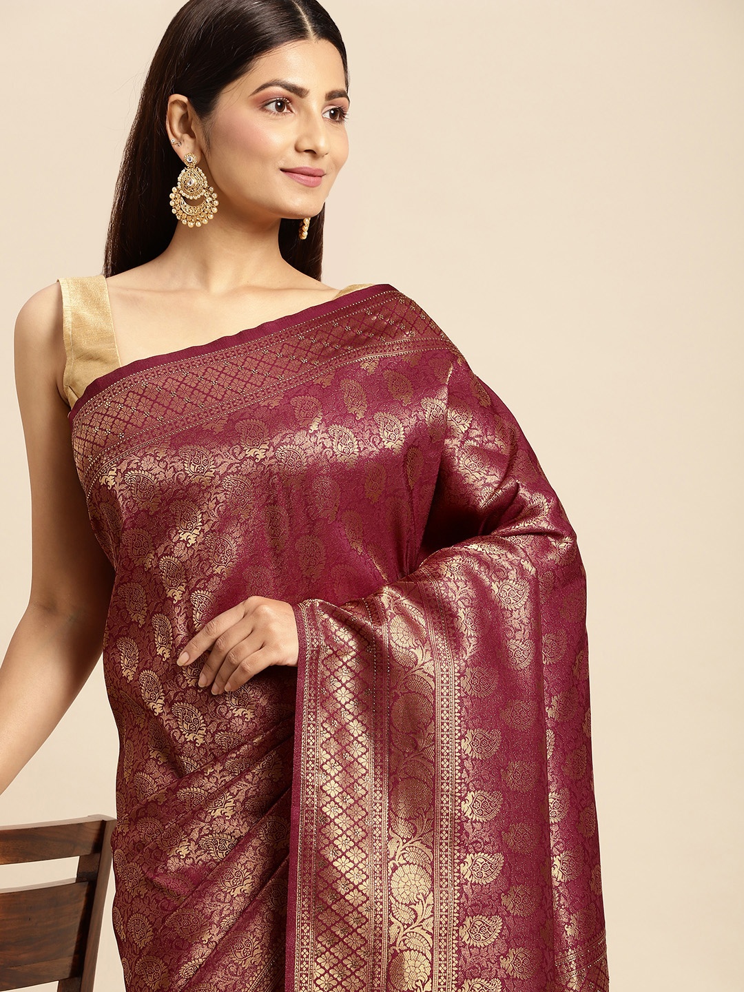 

MOHEY Burgundy & Gold-Toned Paisley Woven Design Art Silk Saree