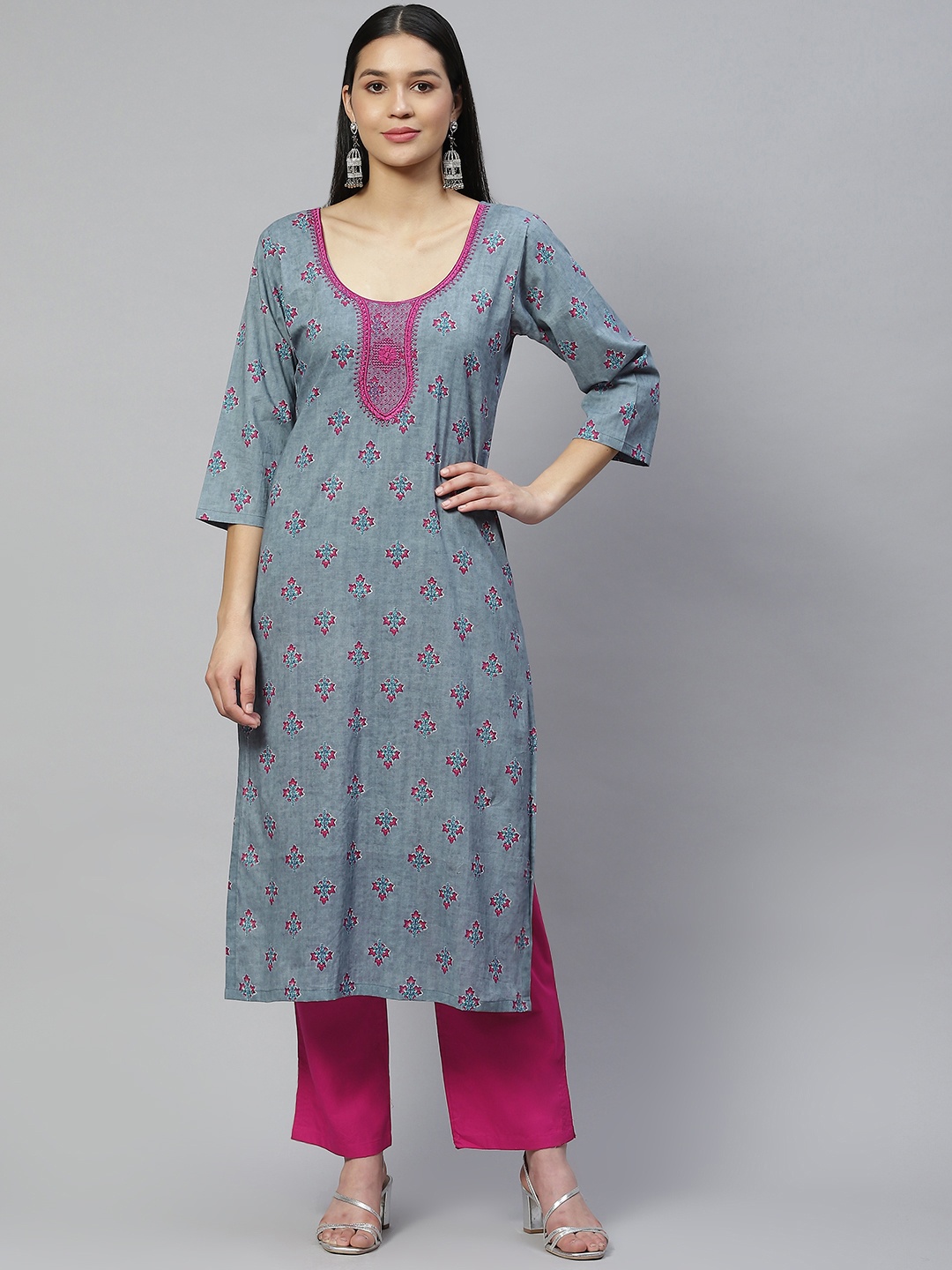 

Wabii Women Grey Floral Embroidered Thread Work Kurta