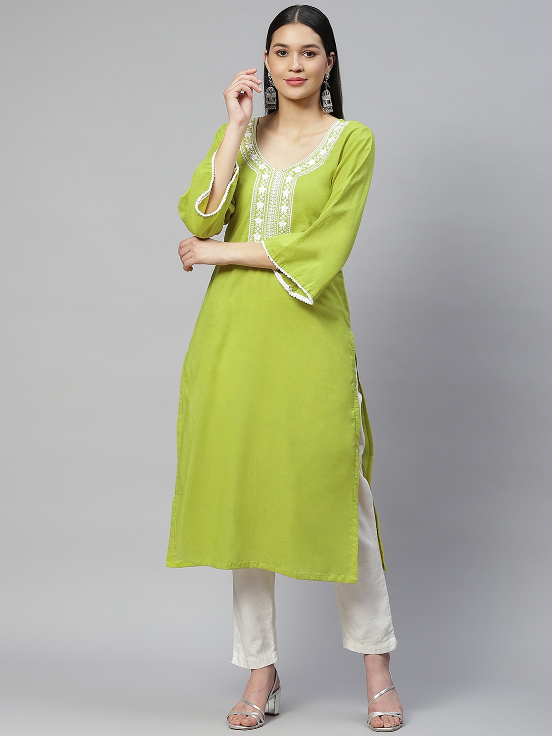 

Wabii Women Green Cotton Yoke Design Kurta
