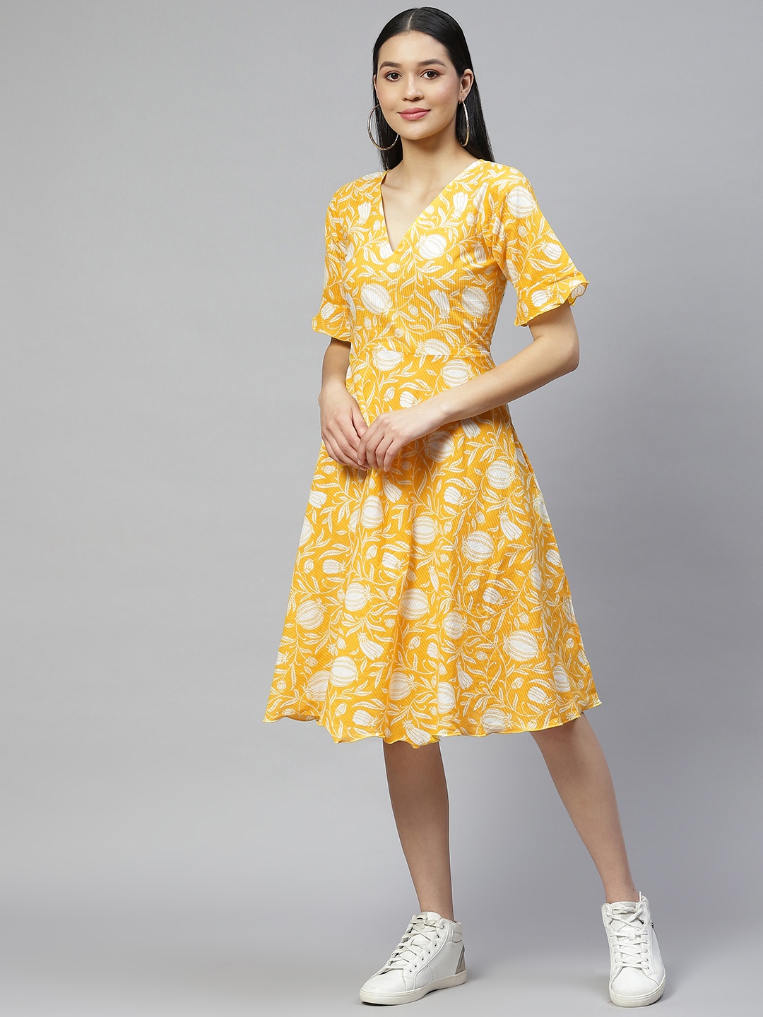 

Wabii Yellow & White Cotton Floral Print Dress