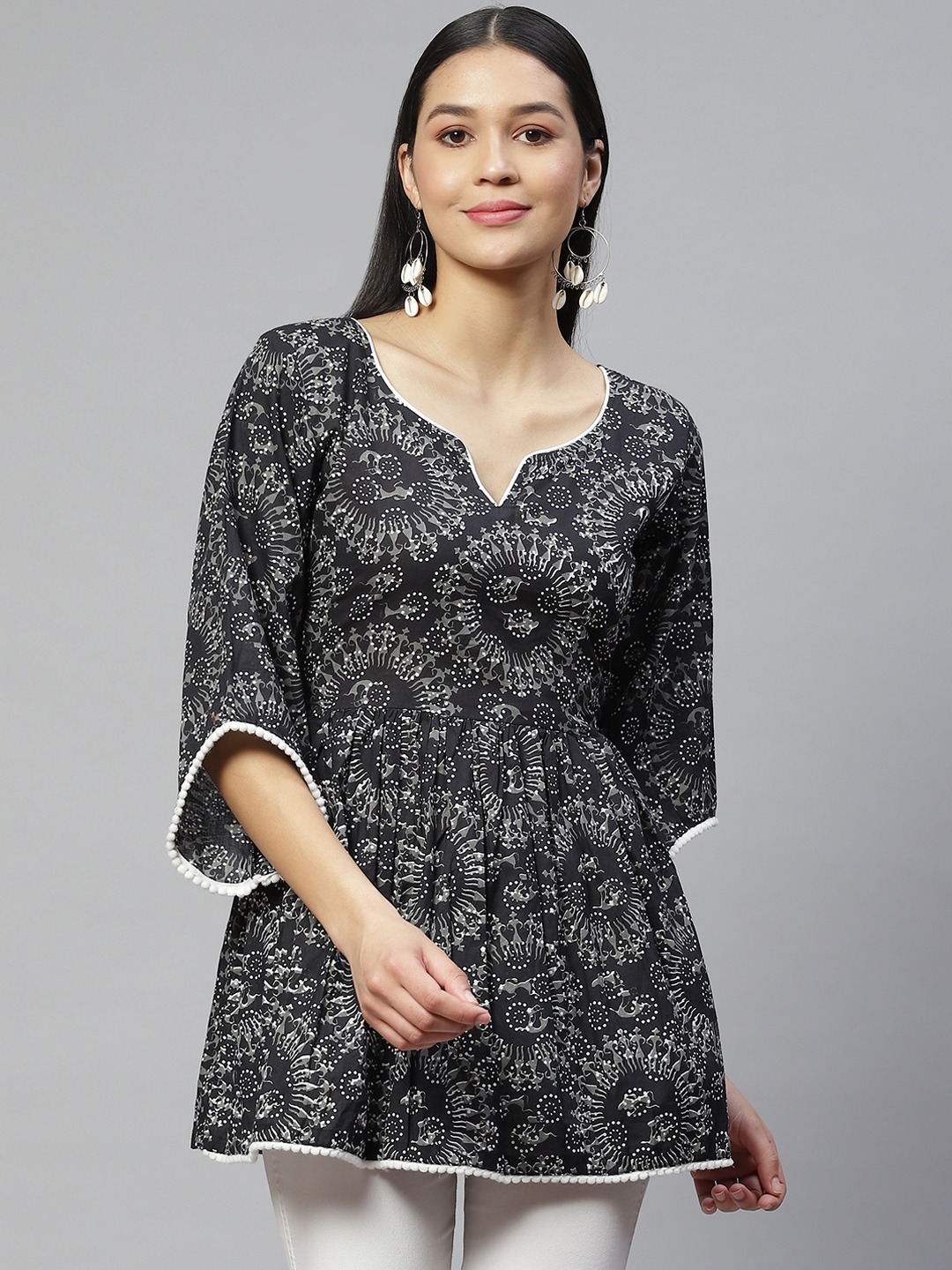 

Wabii Black Sweetheart Neck Printed Tunic