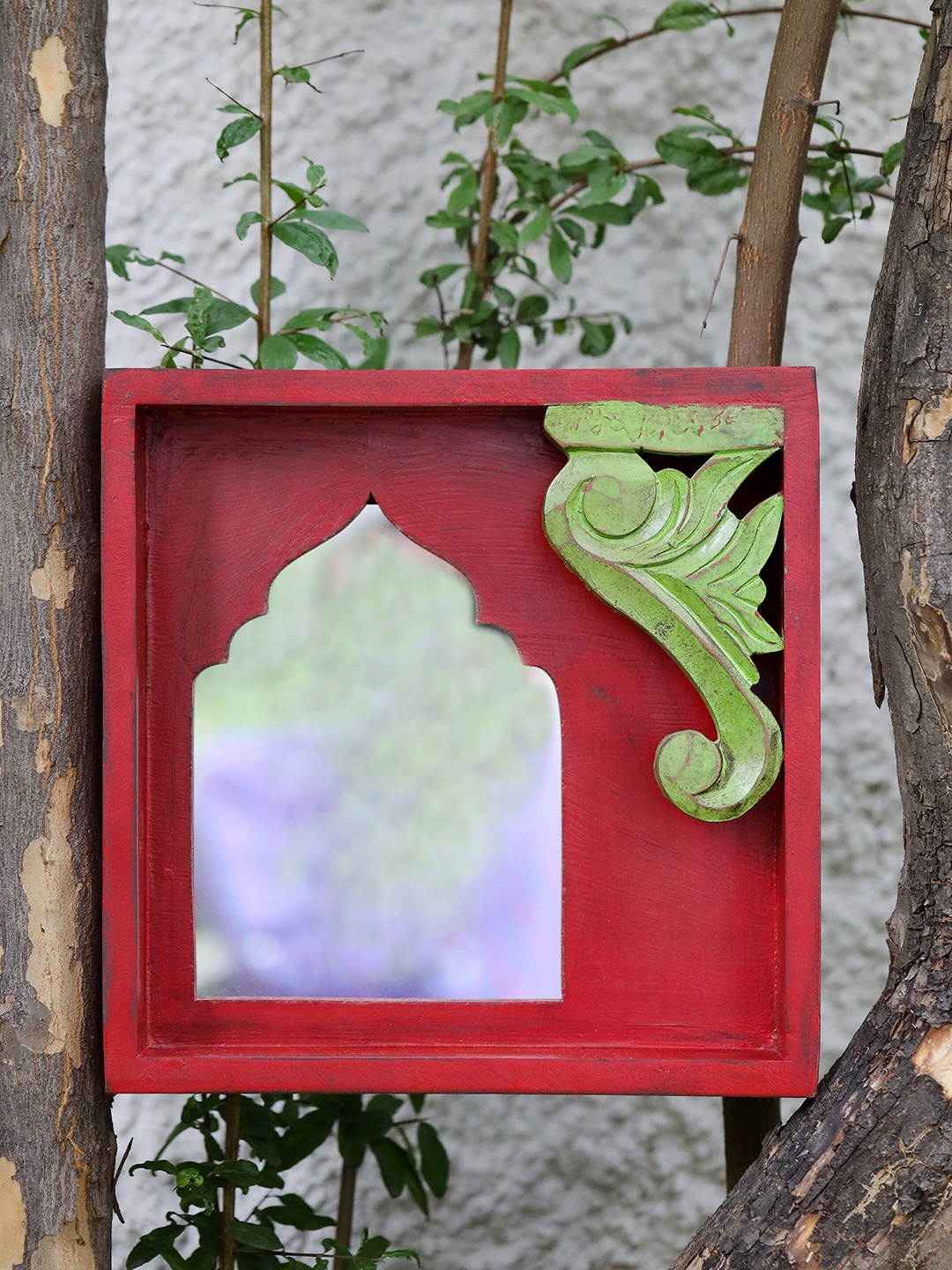 

Amoliconcepts Unisex Red & Green Textured Wall Hanging Decor
