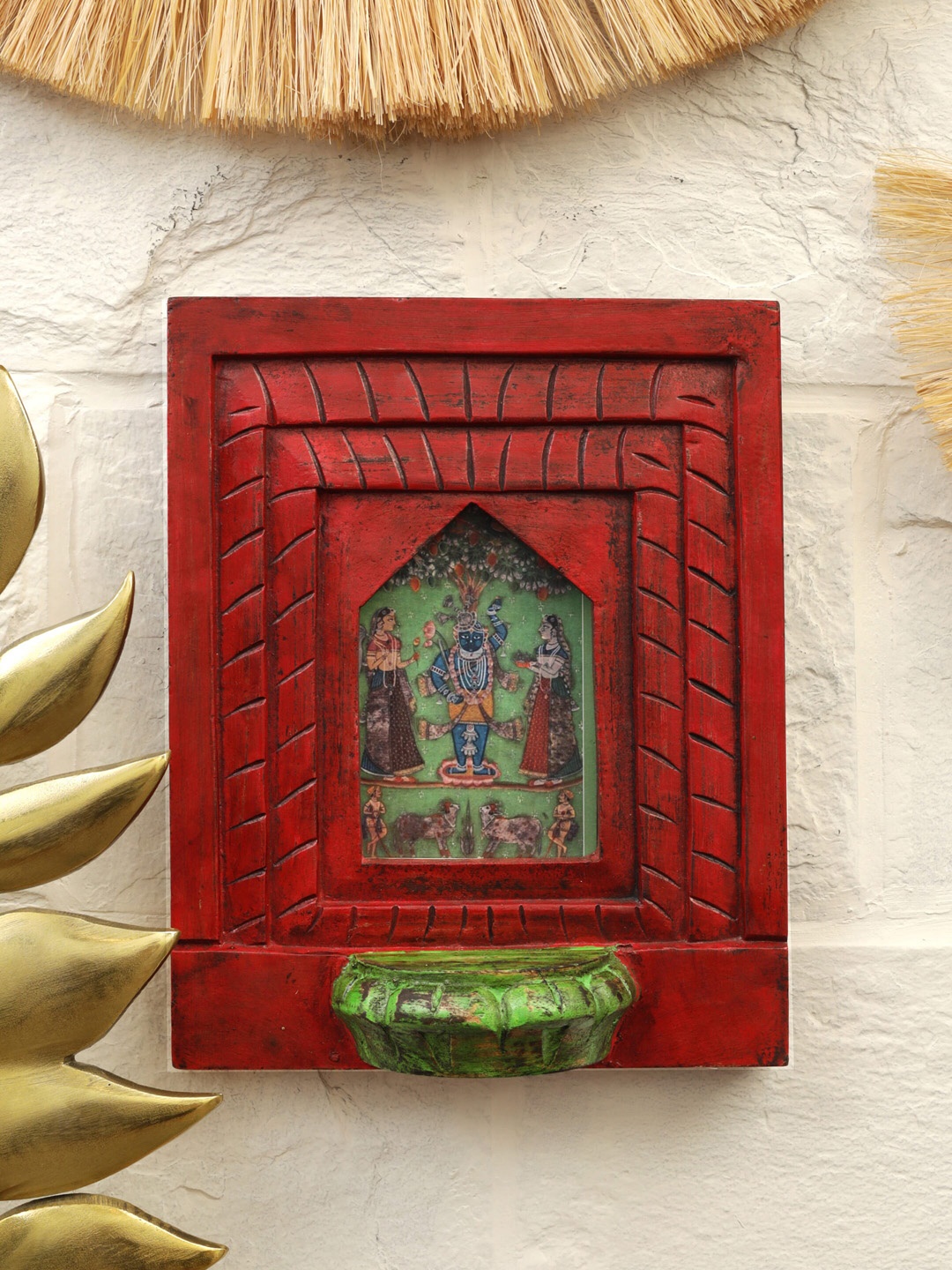 

Amoliconcepts Red & Green Textured Wall Hanging Decor