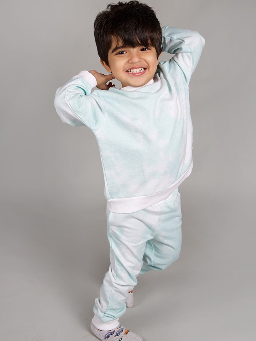 

Cuddles for Cubs Kids Blue & White Dyed Sweatshirt & Jogger Set