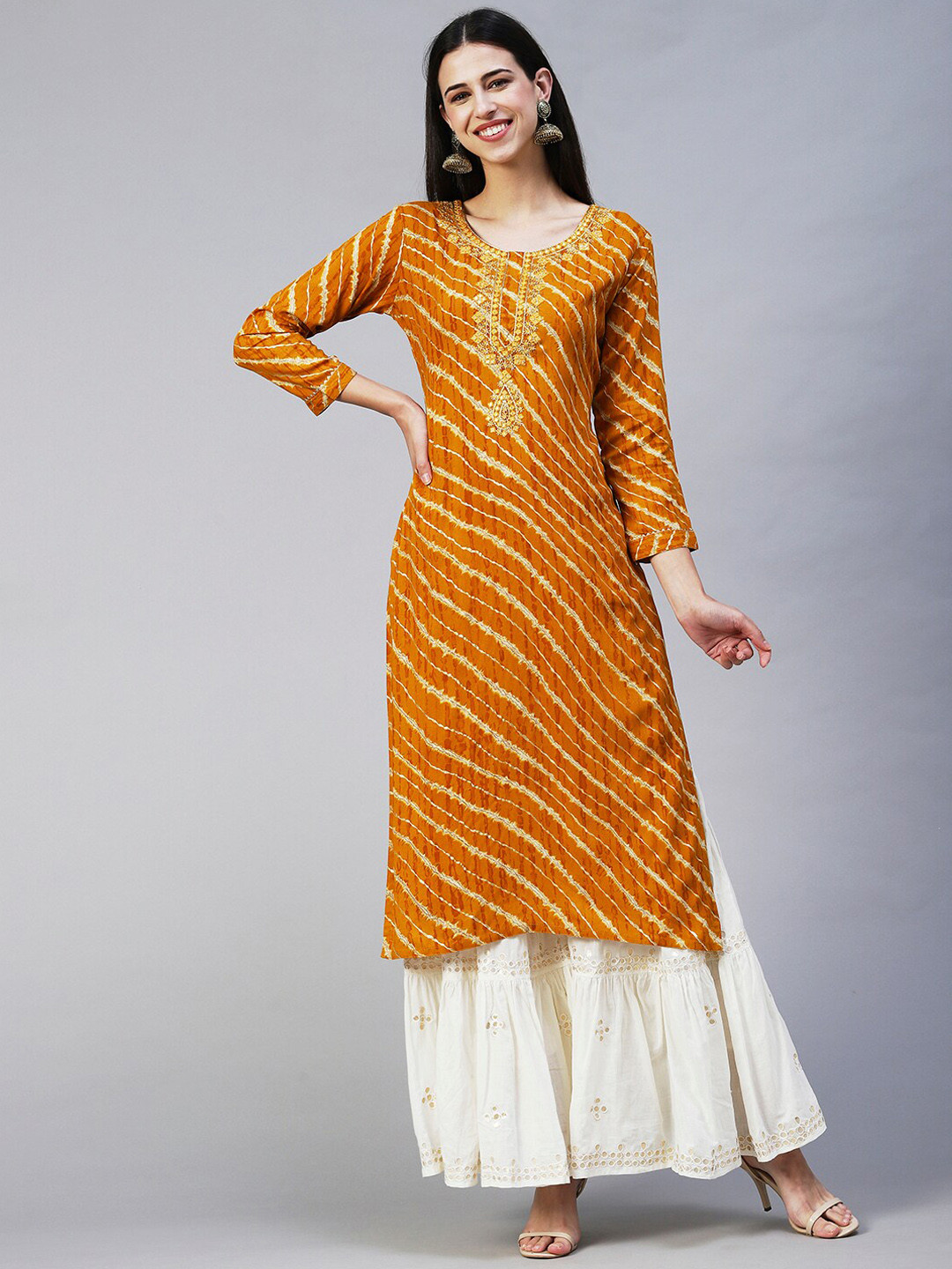 

FASHOR Women Mustard Yellow Leheriya Striped Gotta Patti Kurta