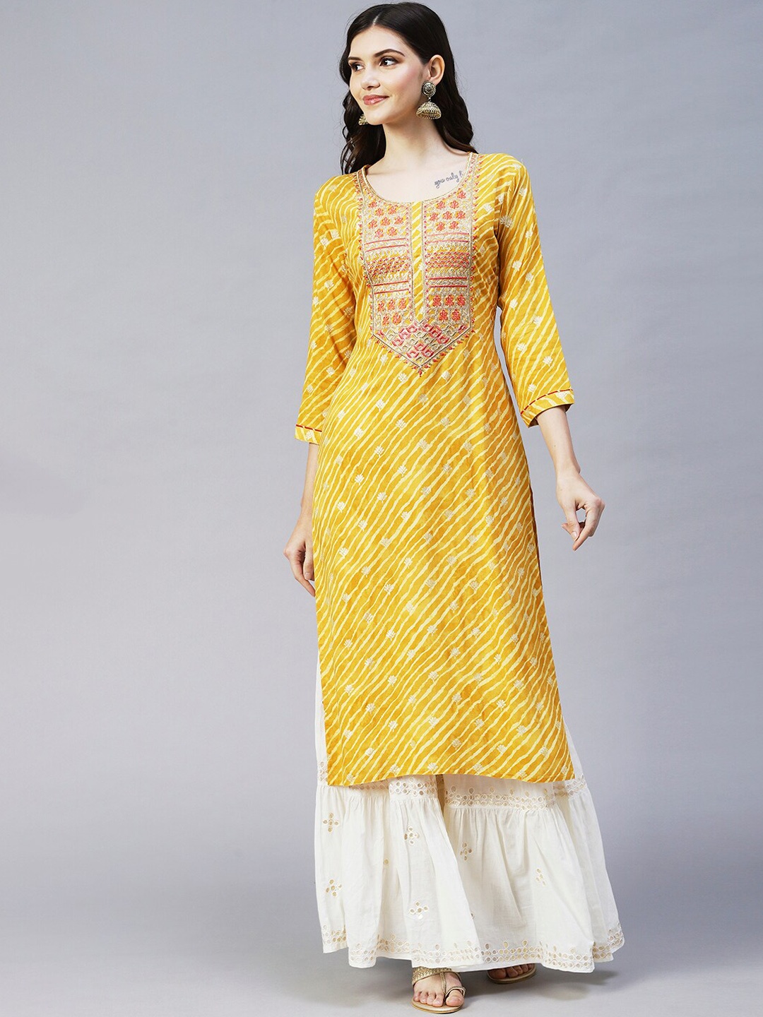 

FASHOR Women Yellow & White Leheriya Printed Embroidered Kurta