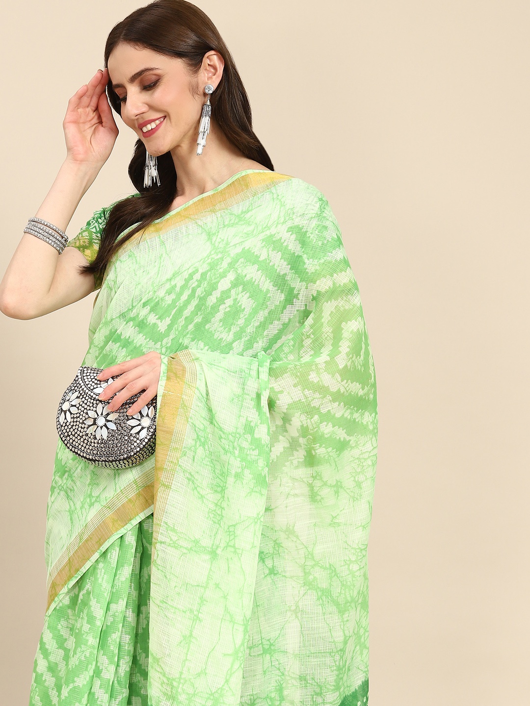 

Readiprint Fashions Green Abstract Print Saree