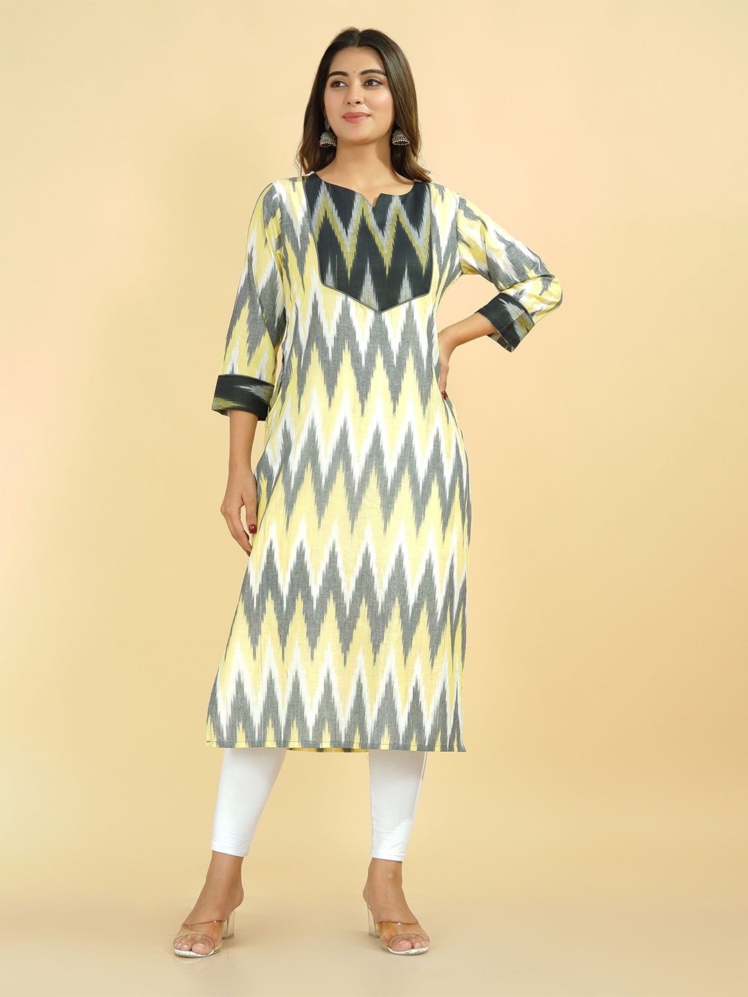 

Tetalee Women Grey & Yellow Chevron Ikat Printed Straight Fit Cotton Kurta