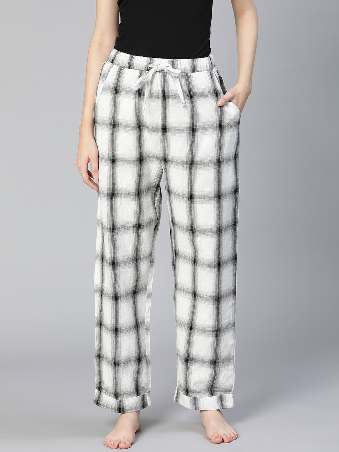 

Oxolloxo Women Checked Lounge Pants, White