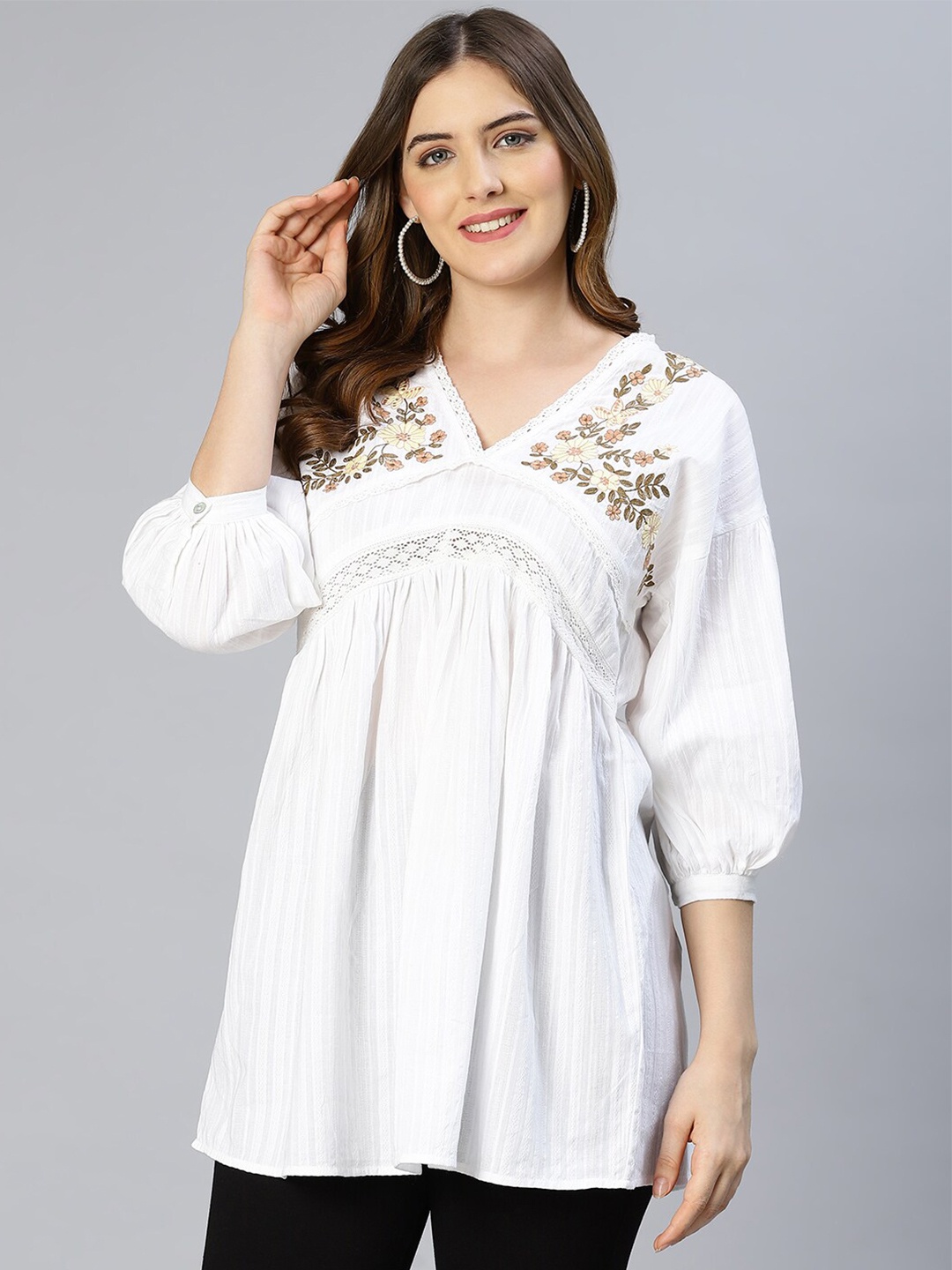 

Oxolloxo Women White & Brown Embroidered Tunic