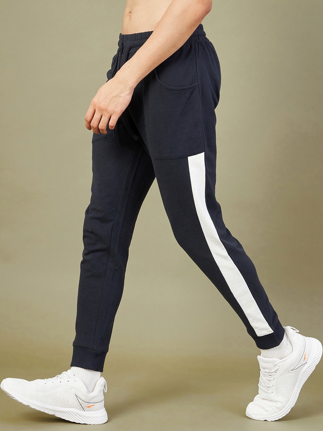 

MASCLN SASSAFRAS Men Navy Blue Solid Cotton Joggers