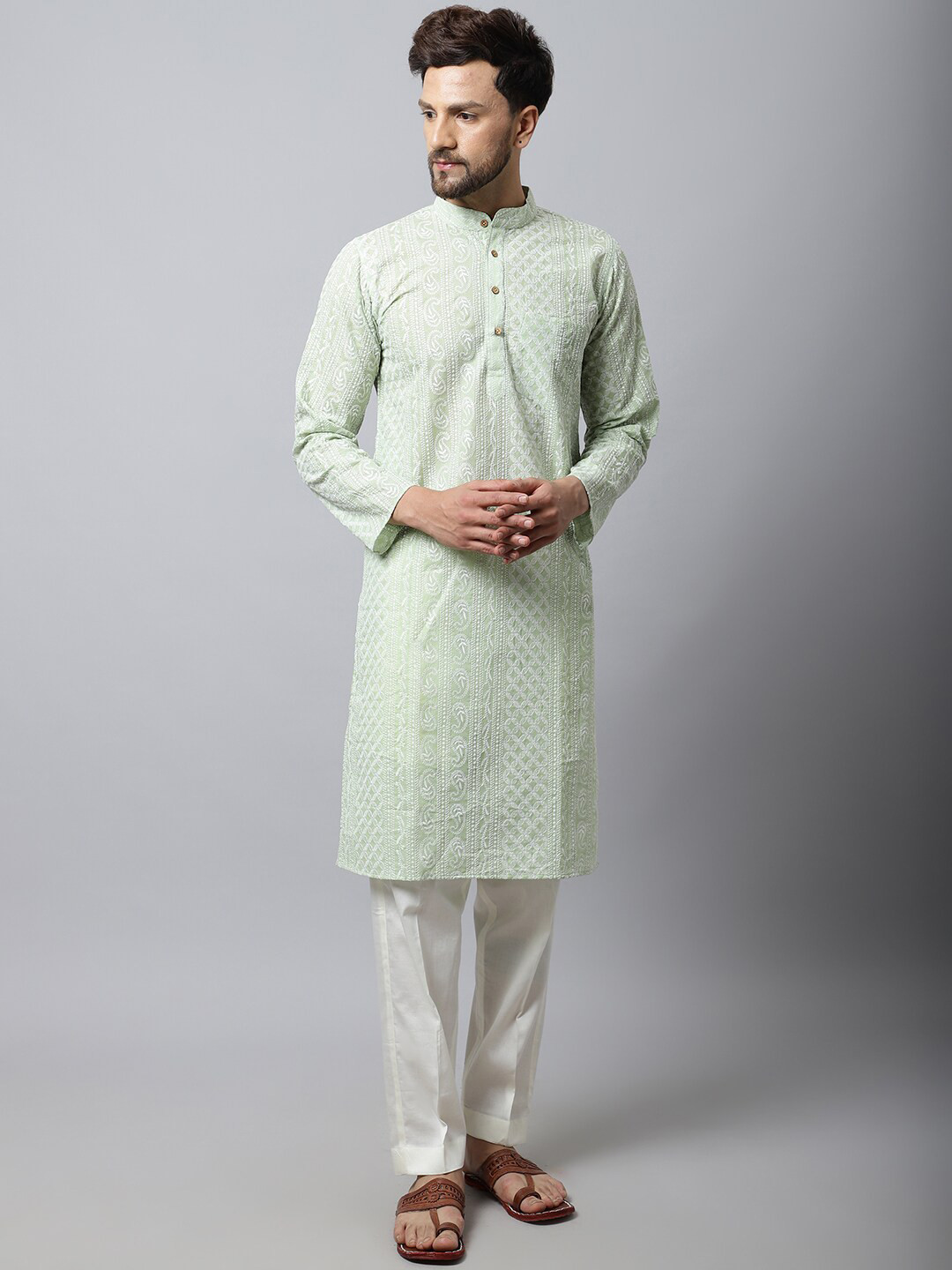 

anokherang Men Green Embroidered Chikankari Kurta with Pyjamas