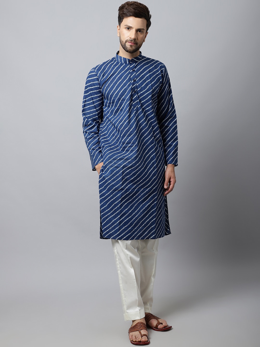 

anokherang Men Navy Blue Bandhani Printed Pure Cotton Kurta with Pyjamas