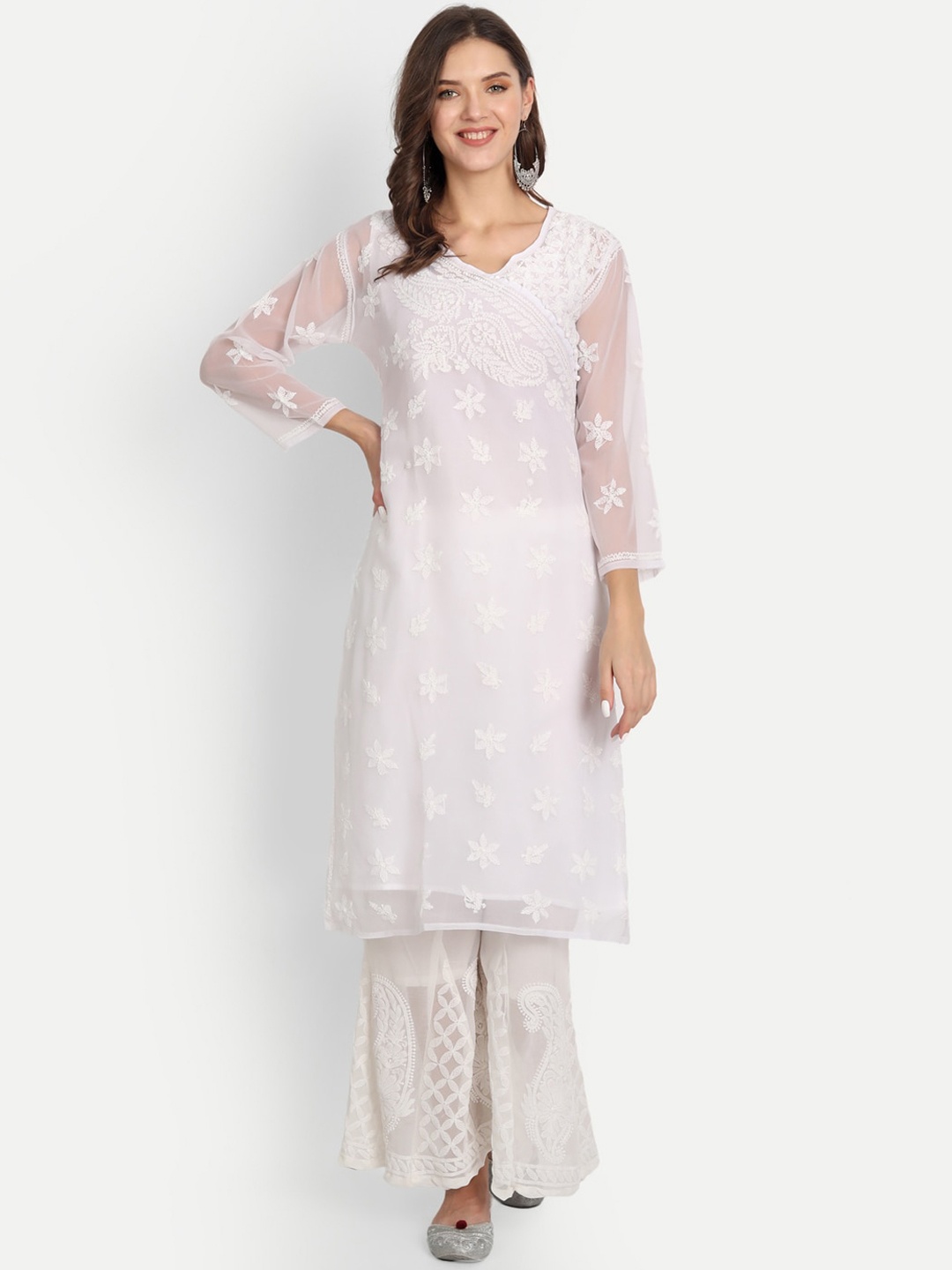 

Indiankala4u Women White Ethnic Motifs Embroidered Chikankari Kurta with Palazzos
