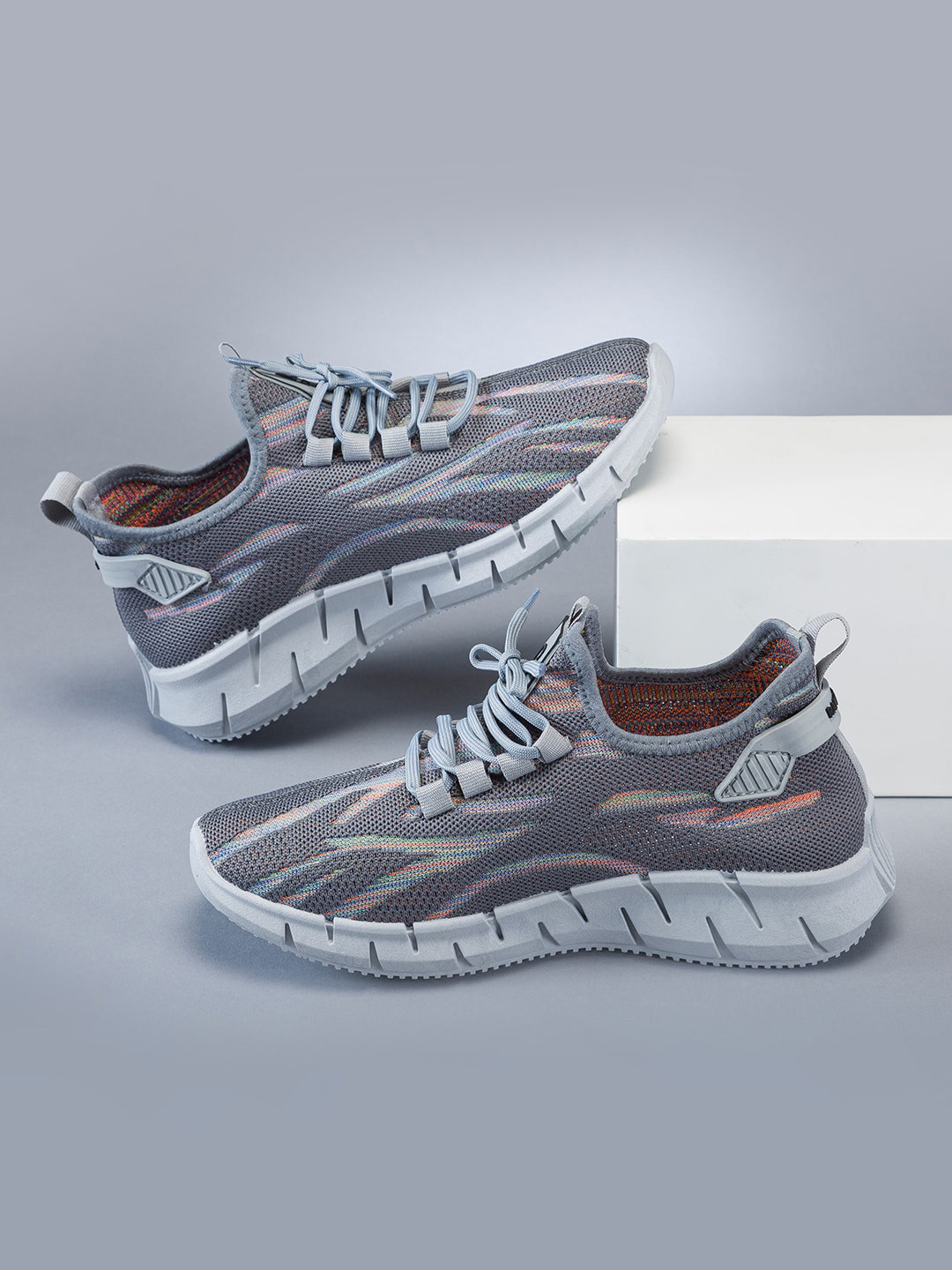 

RapidBox Men Grey Printed Sneakers