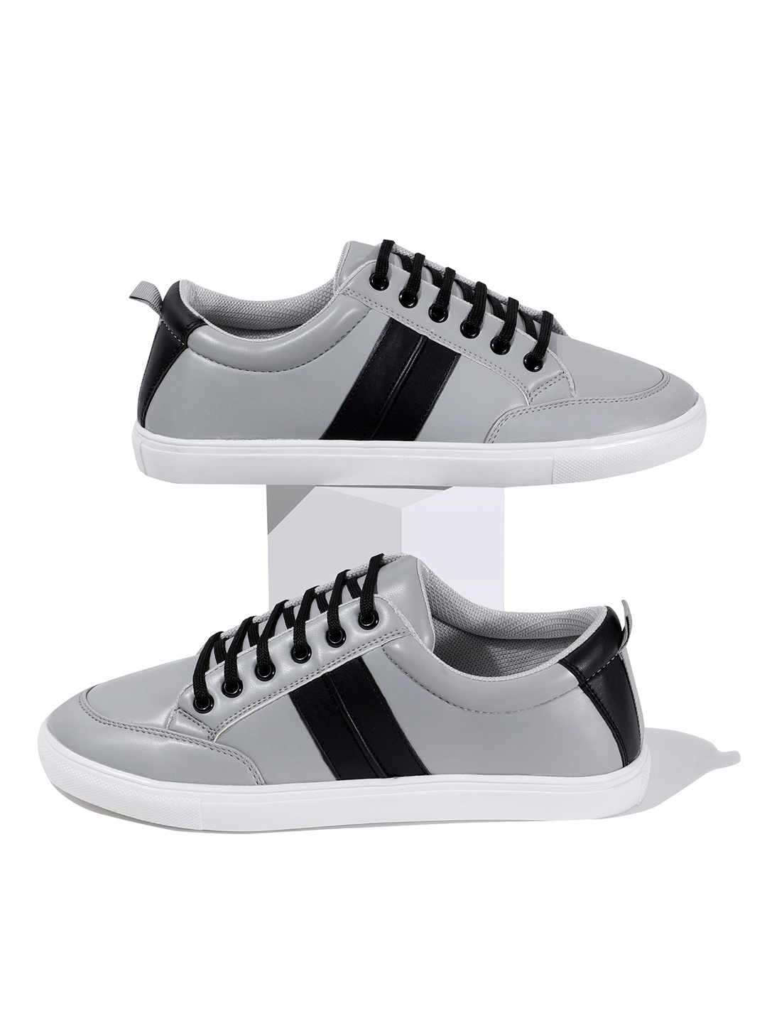 

RapidBox Men Grey Colourblocked Sneakers