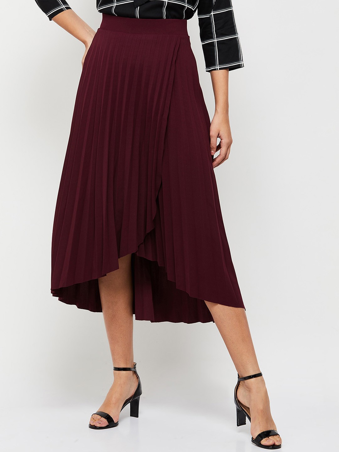

max Women Maroon Solid Flared Midi Skirts