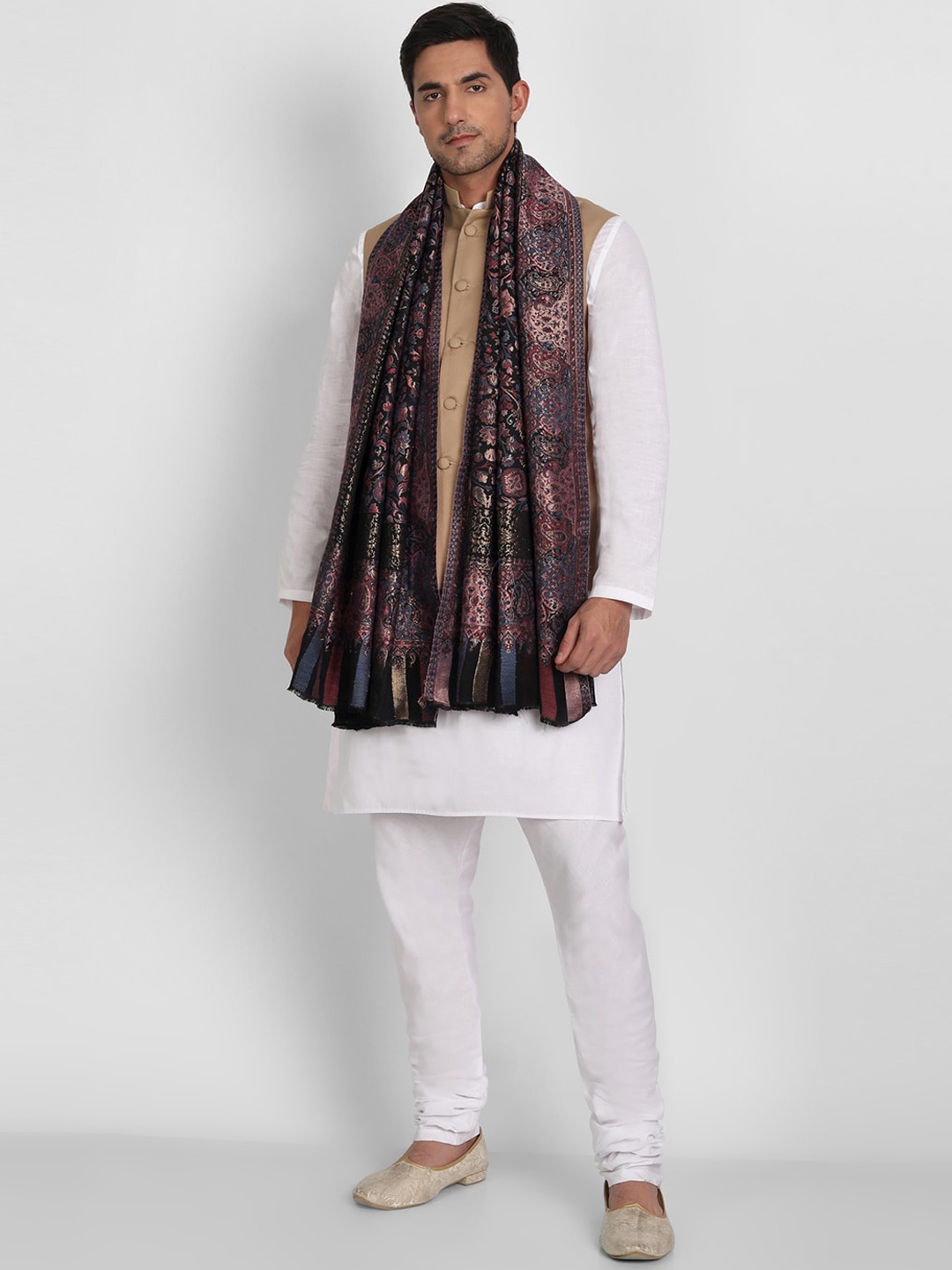 

Zamour Men Black And Red Woven Design Shawl