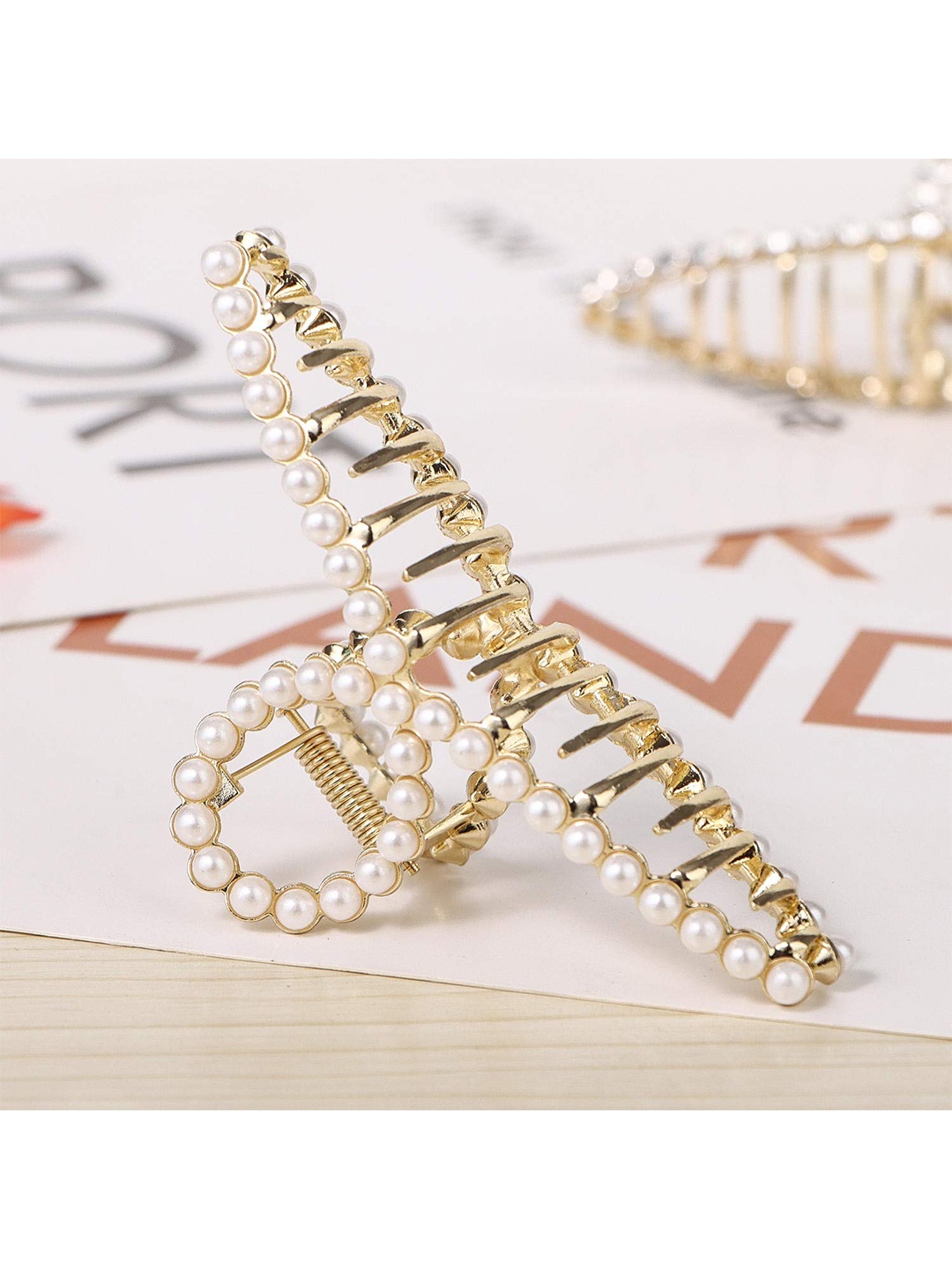 

FIMBUL Women Gold-Toned & White Claw Clip