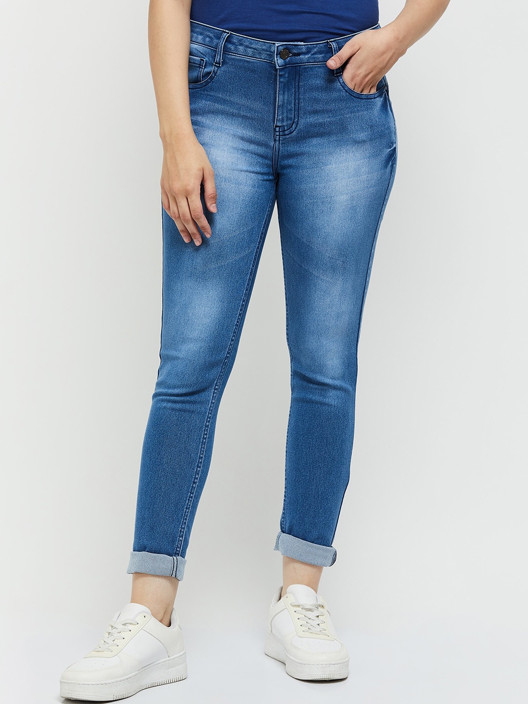 

max Women Blue Heavy Fade Jeans