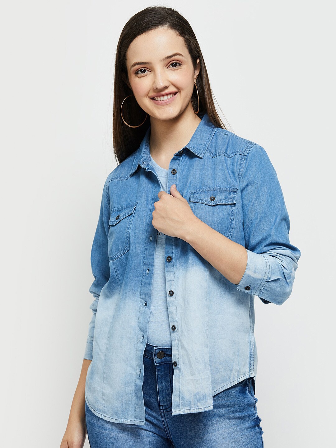 

max Women Blue Faded Faded Casual Cotton Shirt