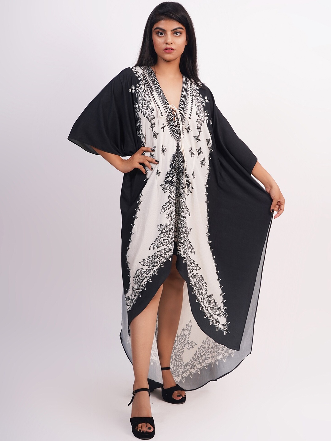 

Rajoria Instyle Black & White Floral Georgette Ethnic Kaftan Dress