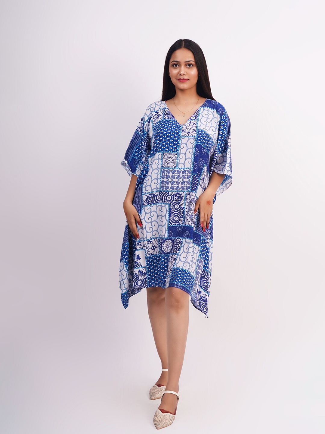 

Rajoria Instyle Blue & White Ethnic Motifs Georgette Kaftan Dress