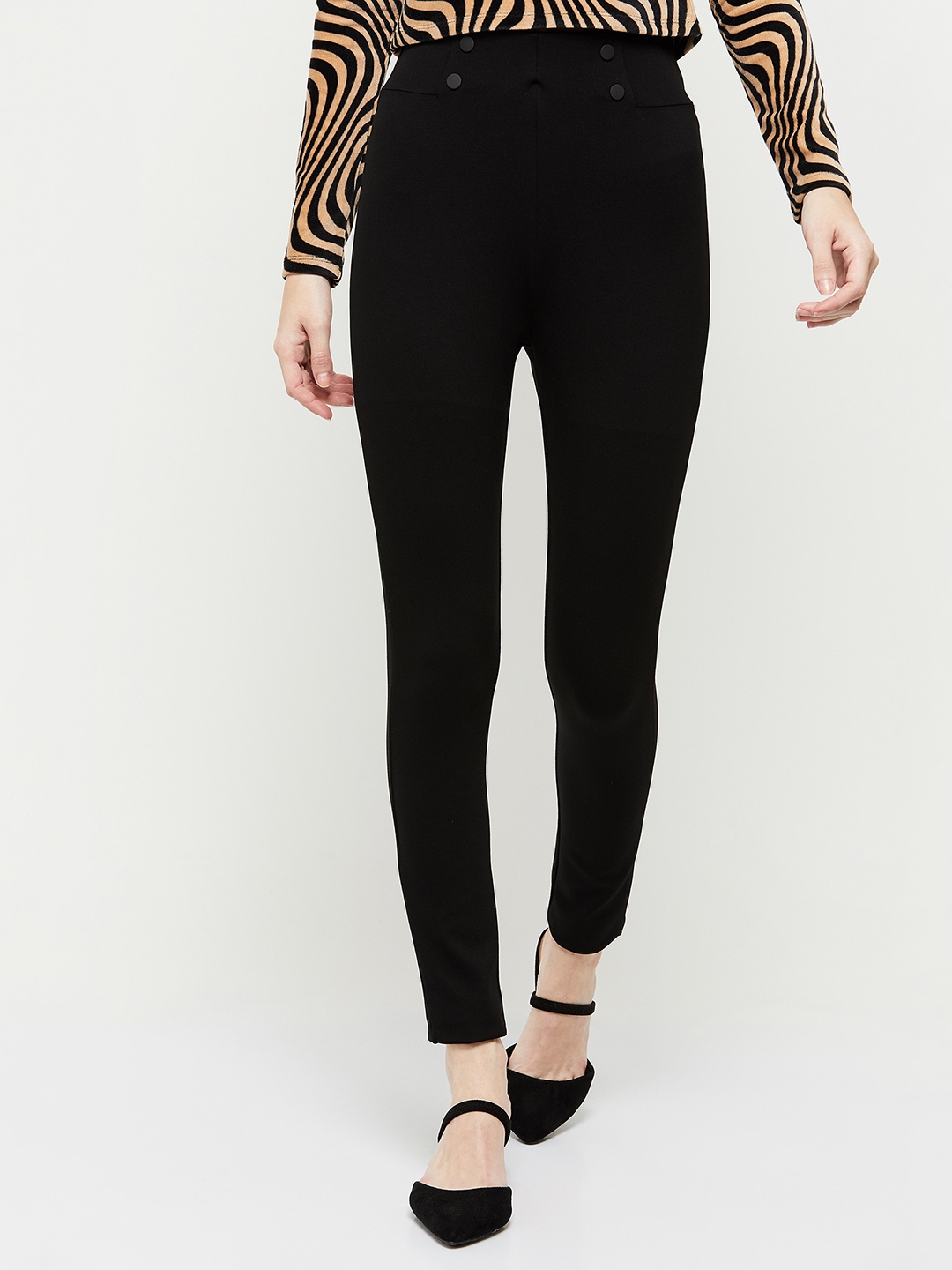 

max Women Black Solid Trousers