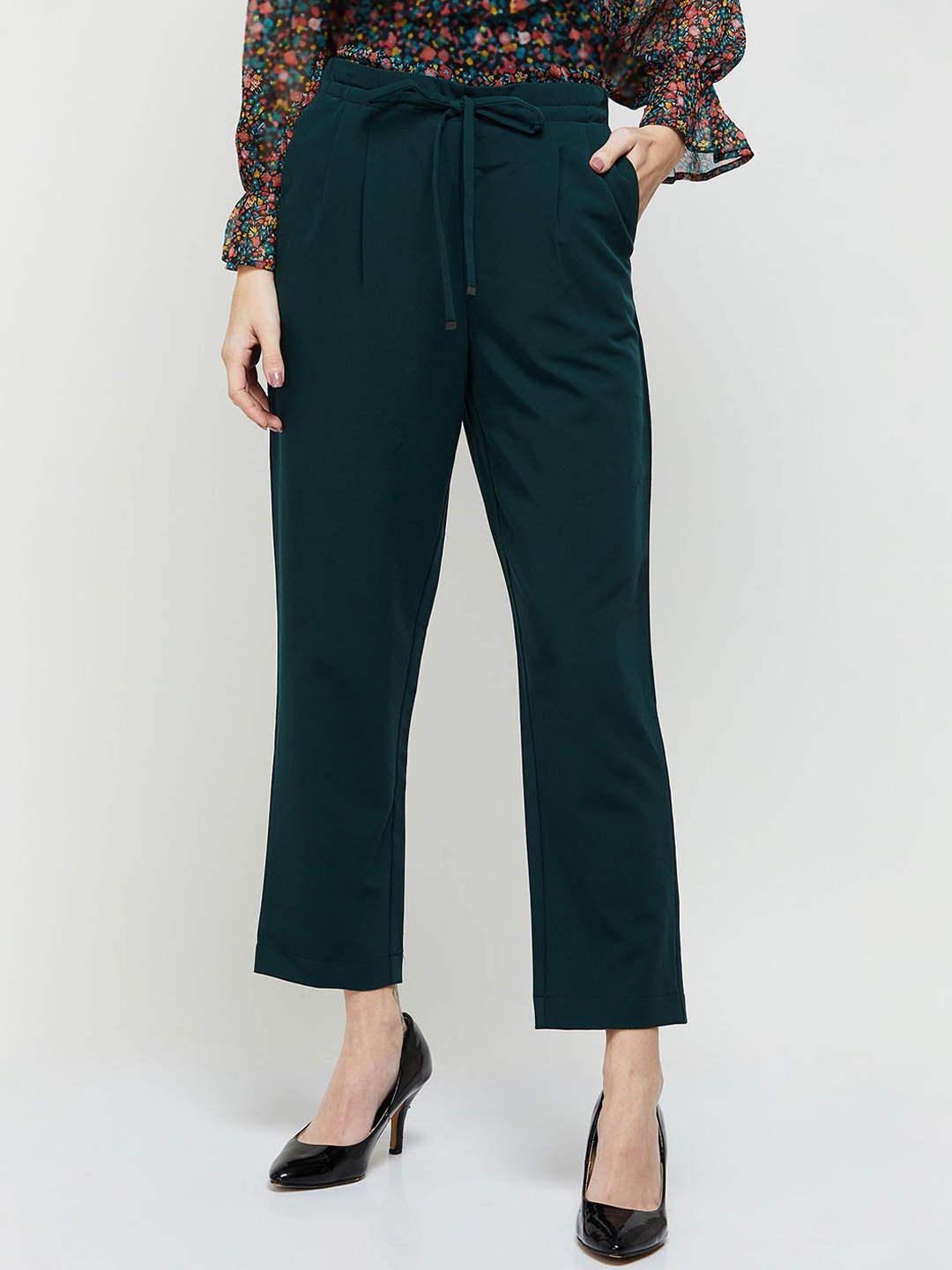 

max Women Green Solid Pleated Trousers