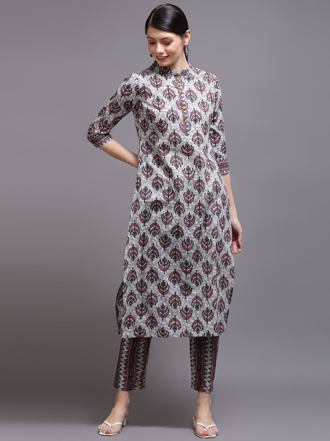 

KALINI Women Grey & Coral Ethnic Motifs Printed Kurta