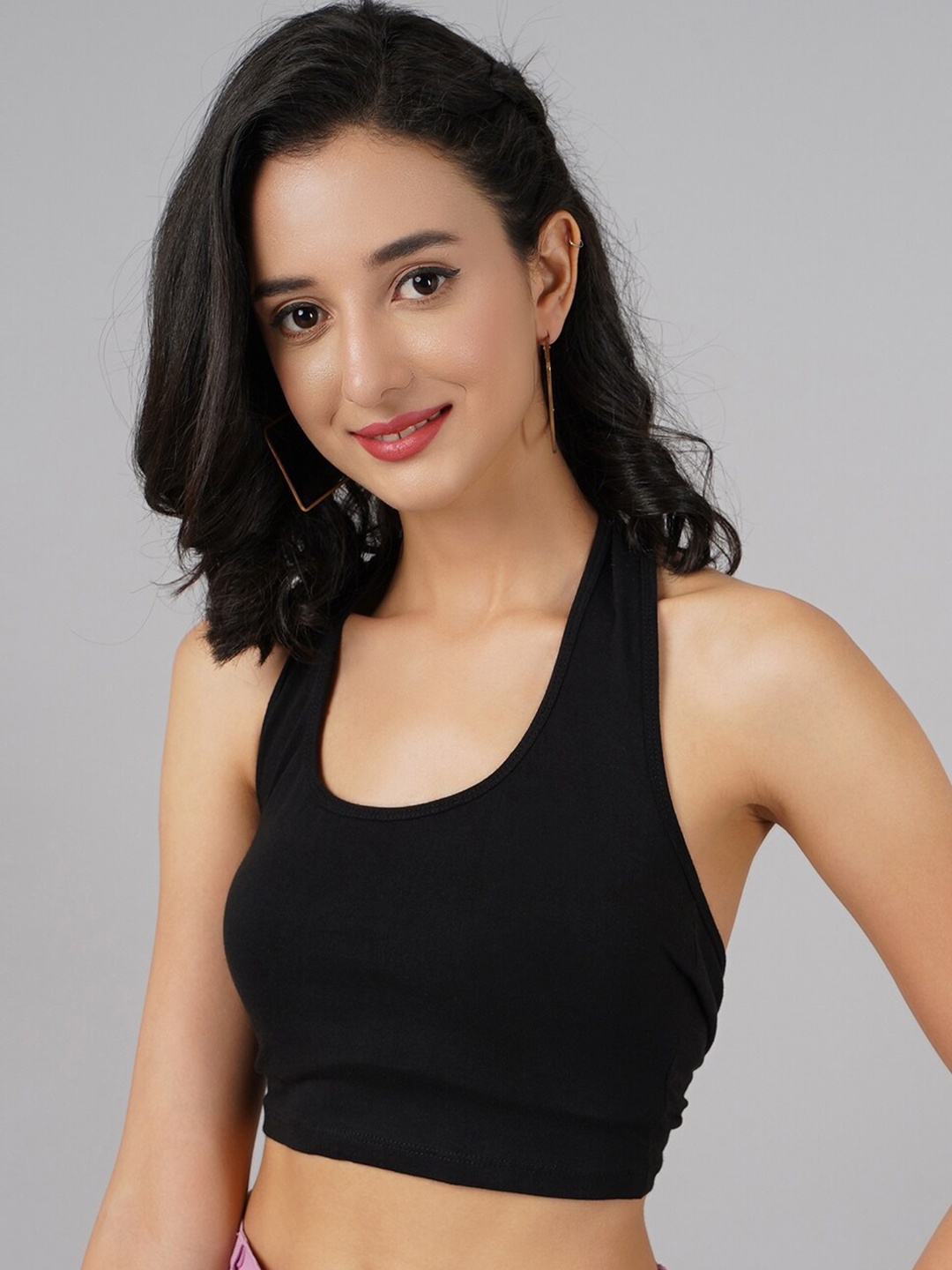 

DIVA WALK EXCLUSIVE Black Halter Neck Crop Top
