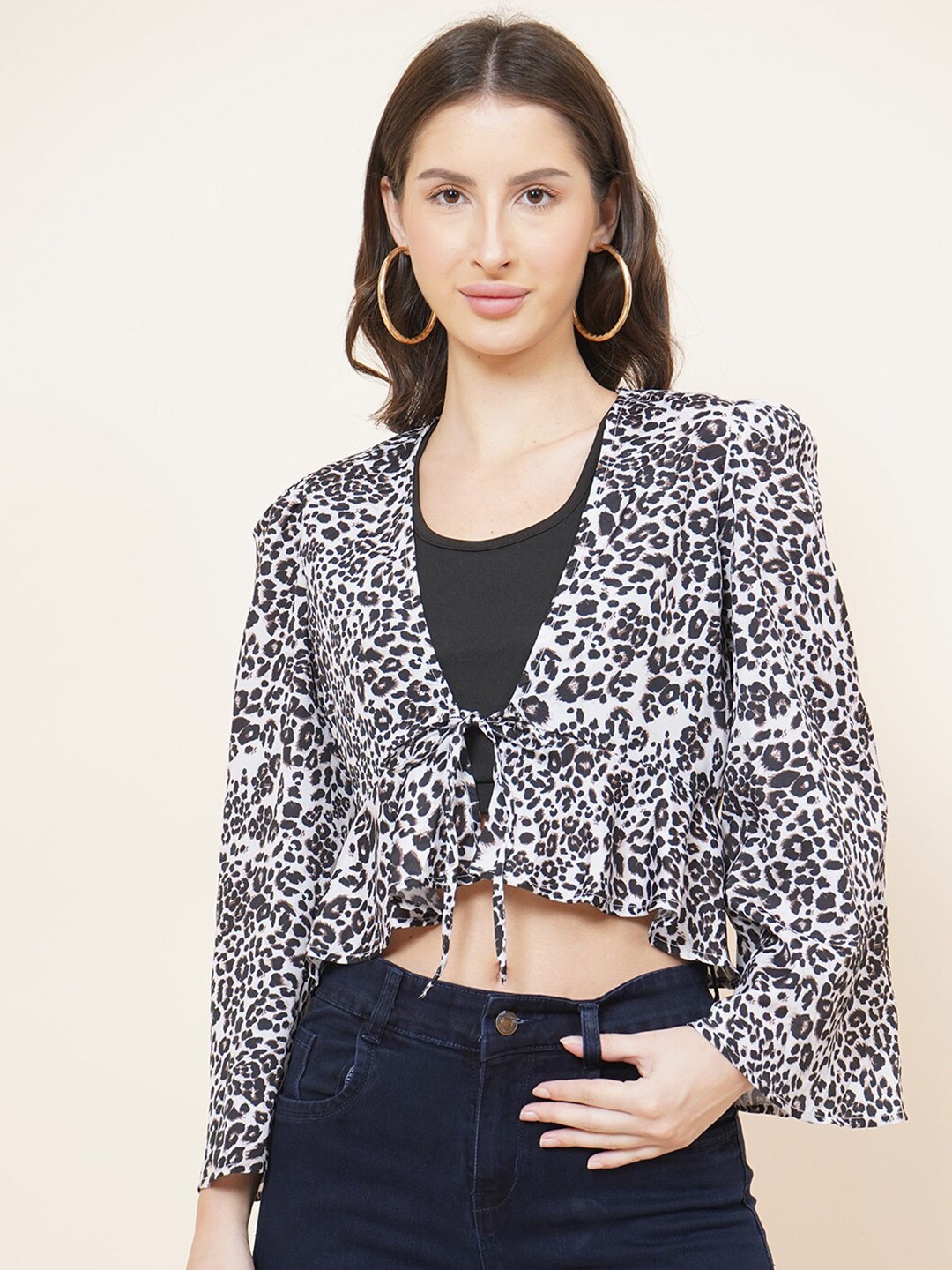 

DIVA WALK EXCLUSIVE Women White & Black Leopard Printed Cotton Crop Tie-Up Shrug