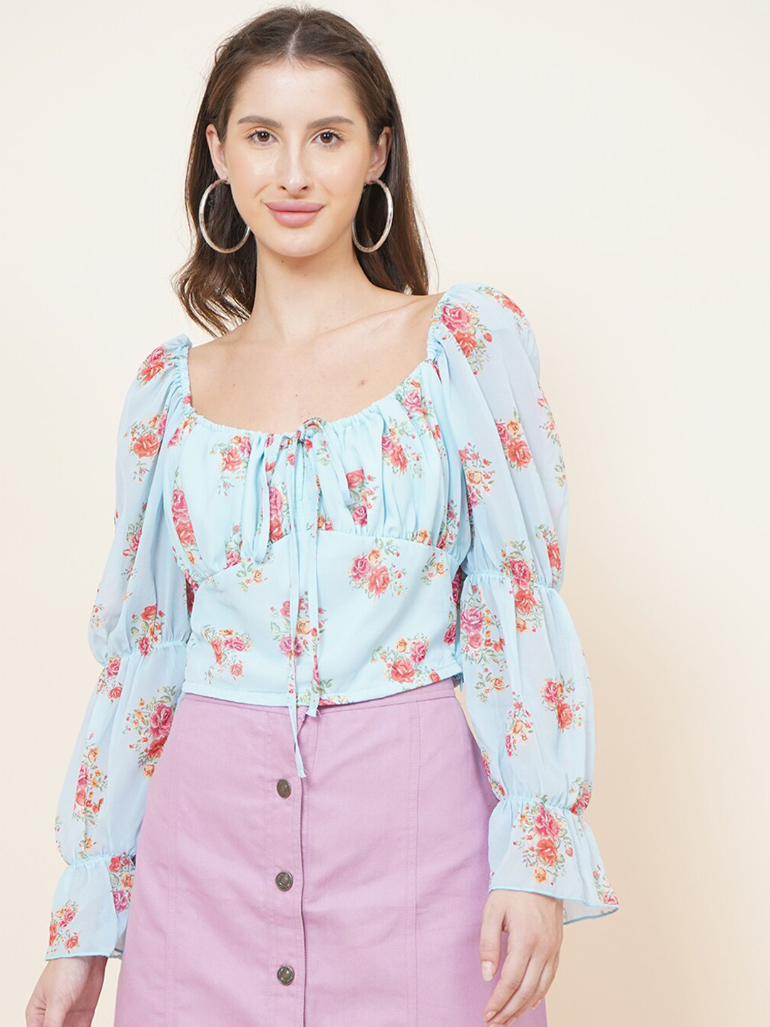 

DIVA WALK EXCLUSIVE Blue & Red Floral Print Tie-Up Neck Georgette Crop Top