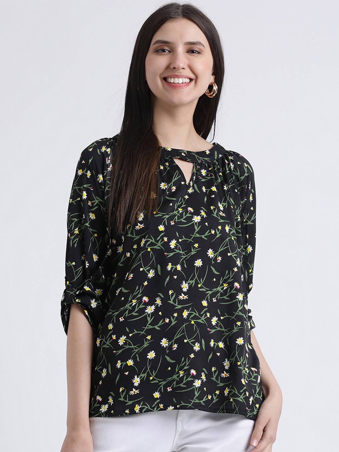 

DIVA WALK EXCLUSIVE Black & White Floral Print Keyhole Neck Crepe Top