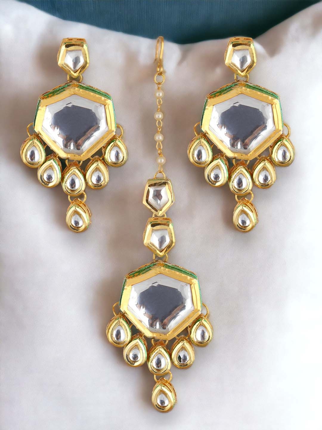 

LUCKY JEWELLERY 18k Gold-Plated White Kundan-Studded Meenakari Jewellery Set