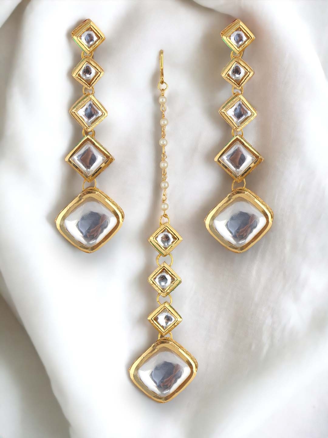 

LUCKY JEWELLERY 18k Gold-Plated White Kundan-Studded Meenakari Jewellery Set