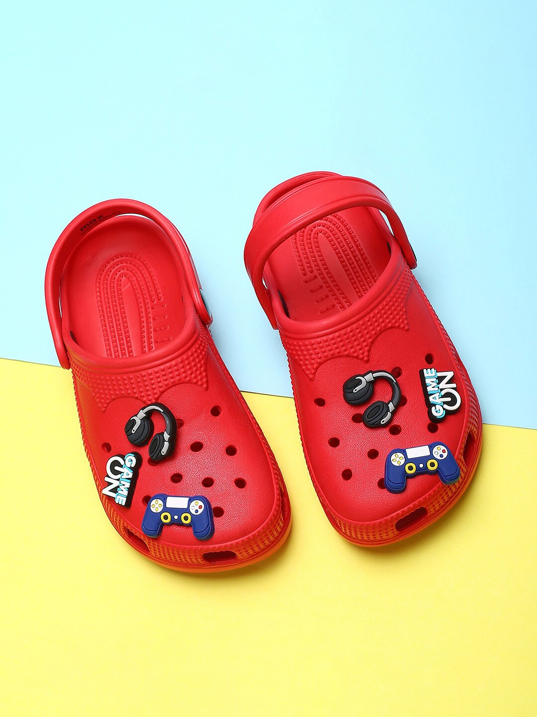 

max Boys Red Clogs Sandals