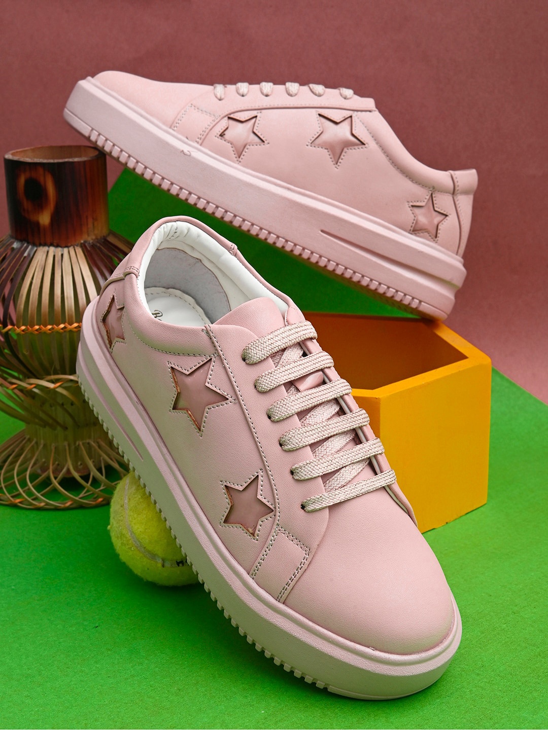 

Roadster Women Pink Textured Sneakers